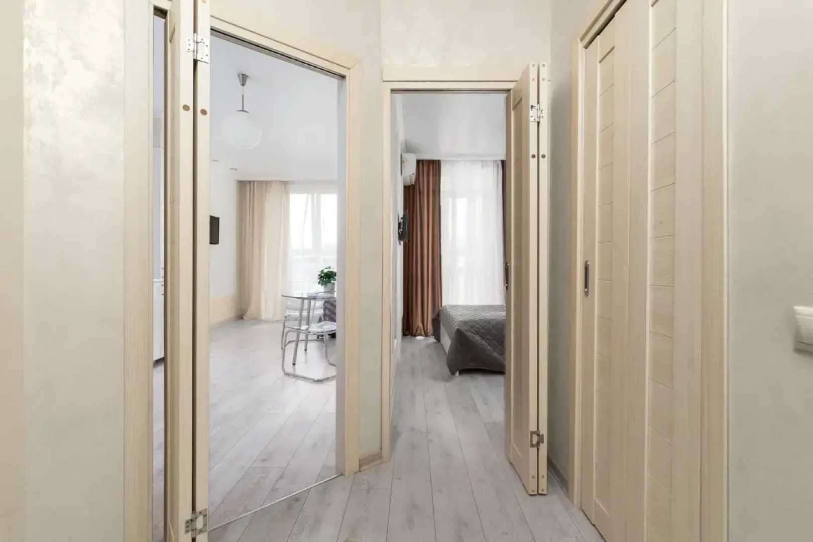 Апартаменты с Видом на Город Тутживут на Красной