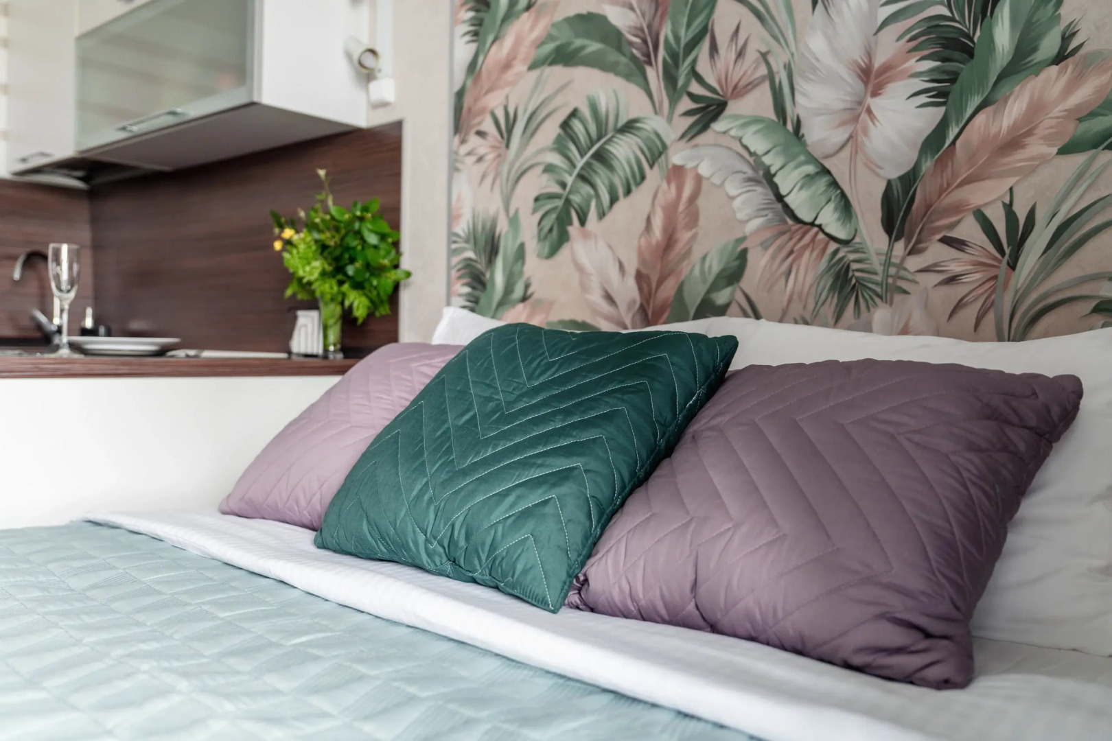 Апартаменты у метро в центре