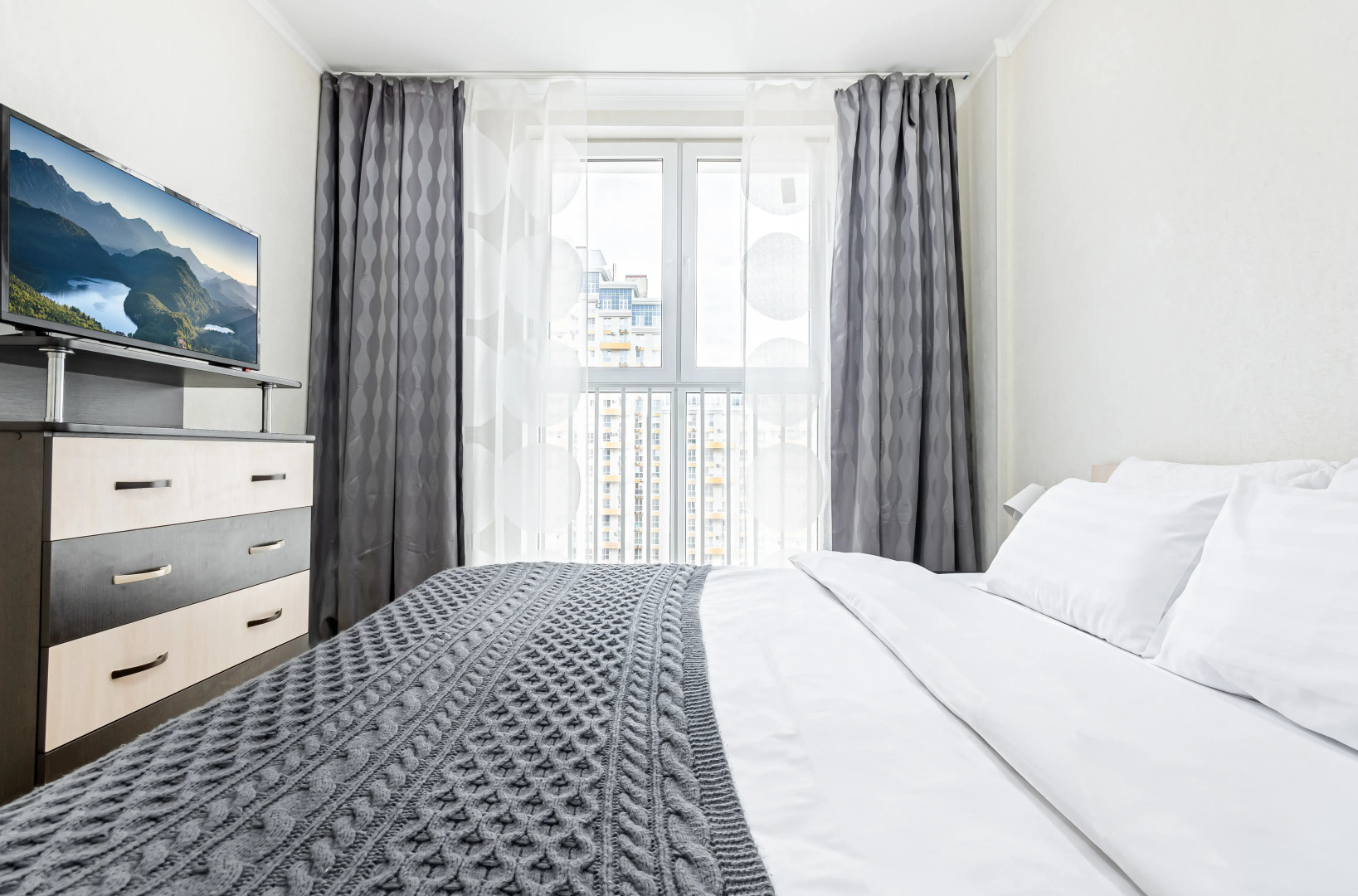 Апартаменты формата евро2 в центре 2 ЖК телевизора удобная кровать заселение круглосуточно by Depart Apart