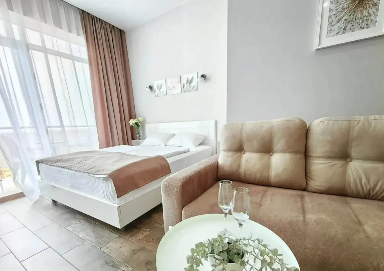 Апартаменты 35 м² на первой линии моря