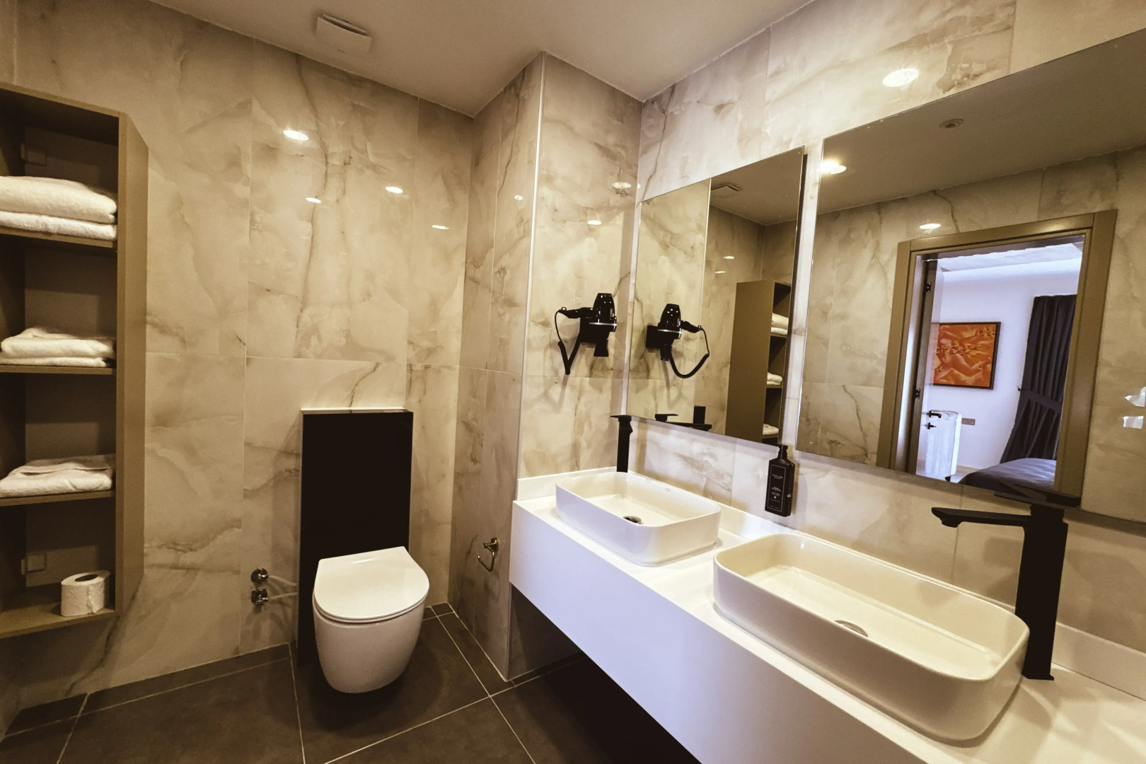 Dorana Art Hotel