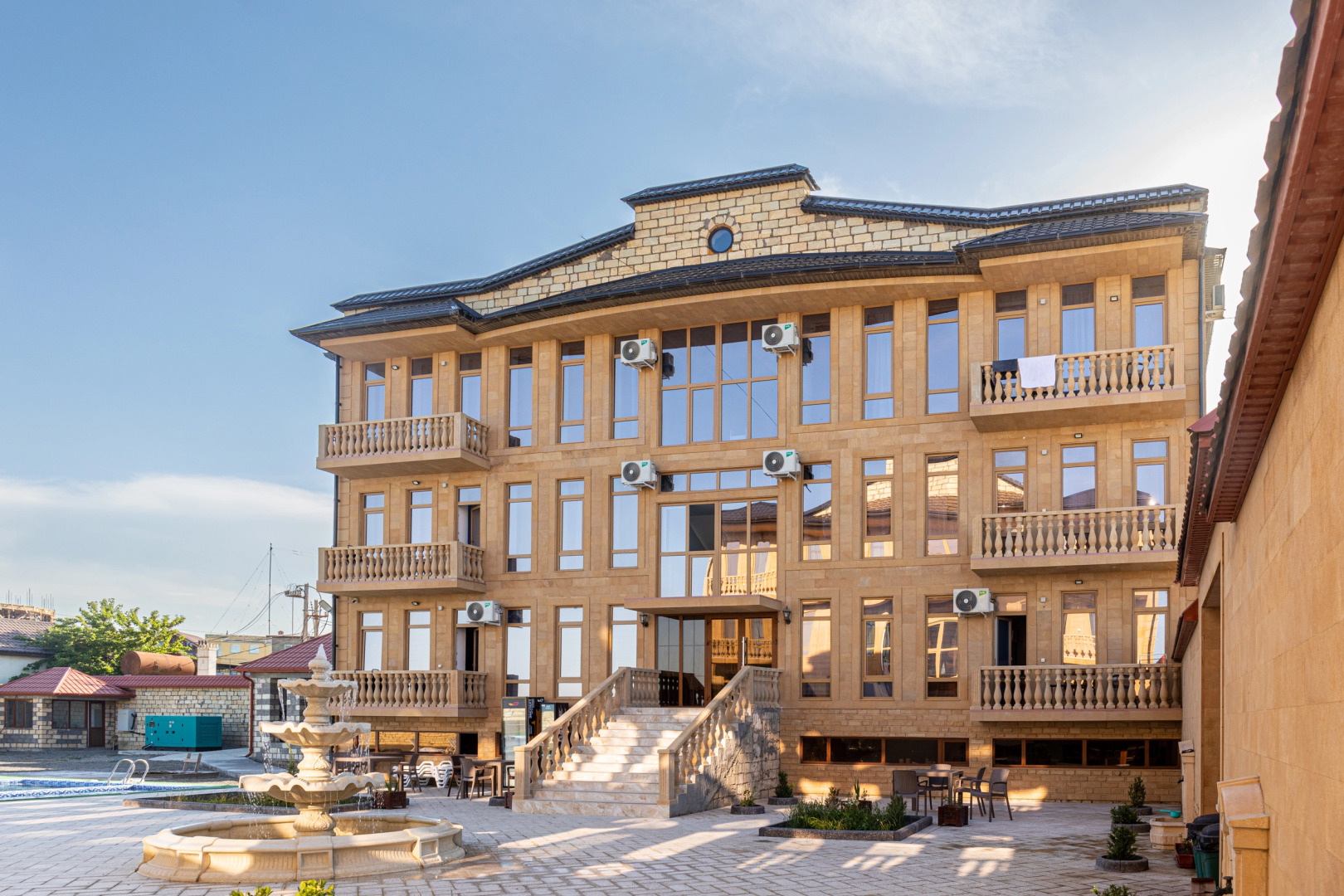 Отель Южный Берег