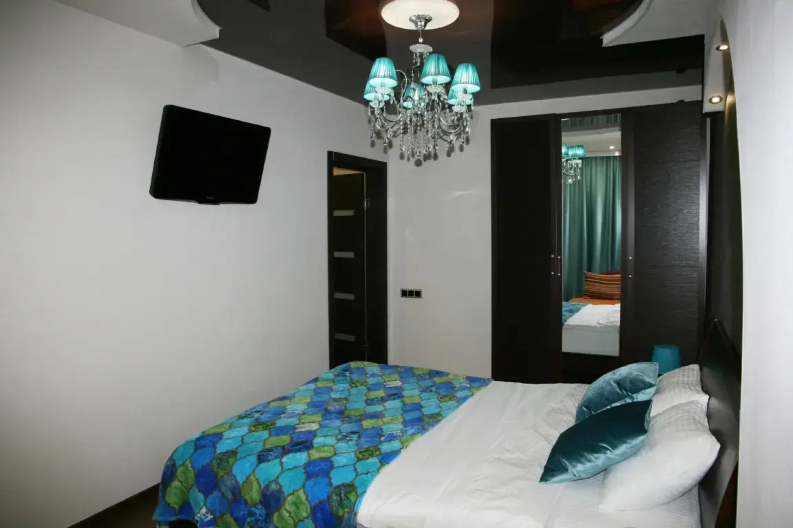 Двухкомнатная Квартира с Джакузи и Теплым Полом