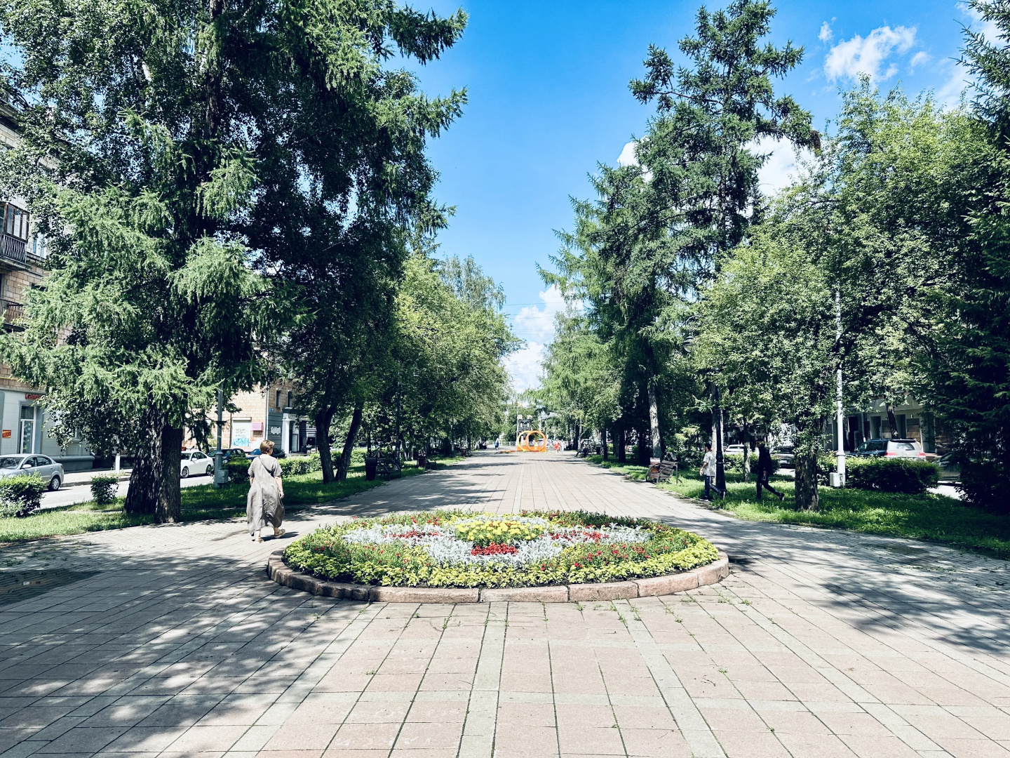 Апартаменты Unique Apart Гарден в Самом Центре Кемерово на Главной Прогулочной Улице Весенней 16