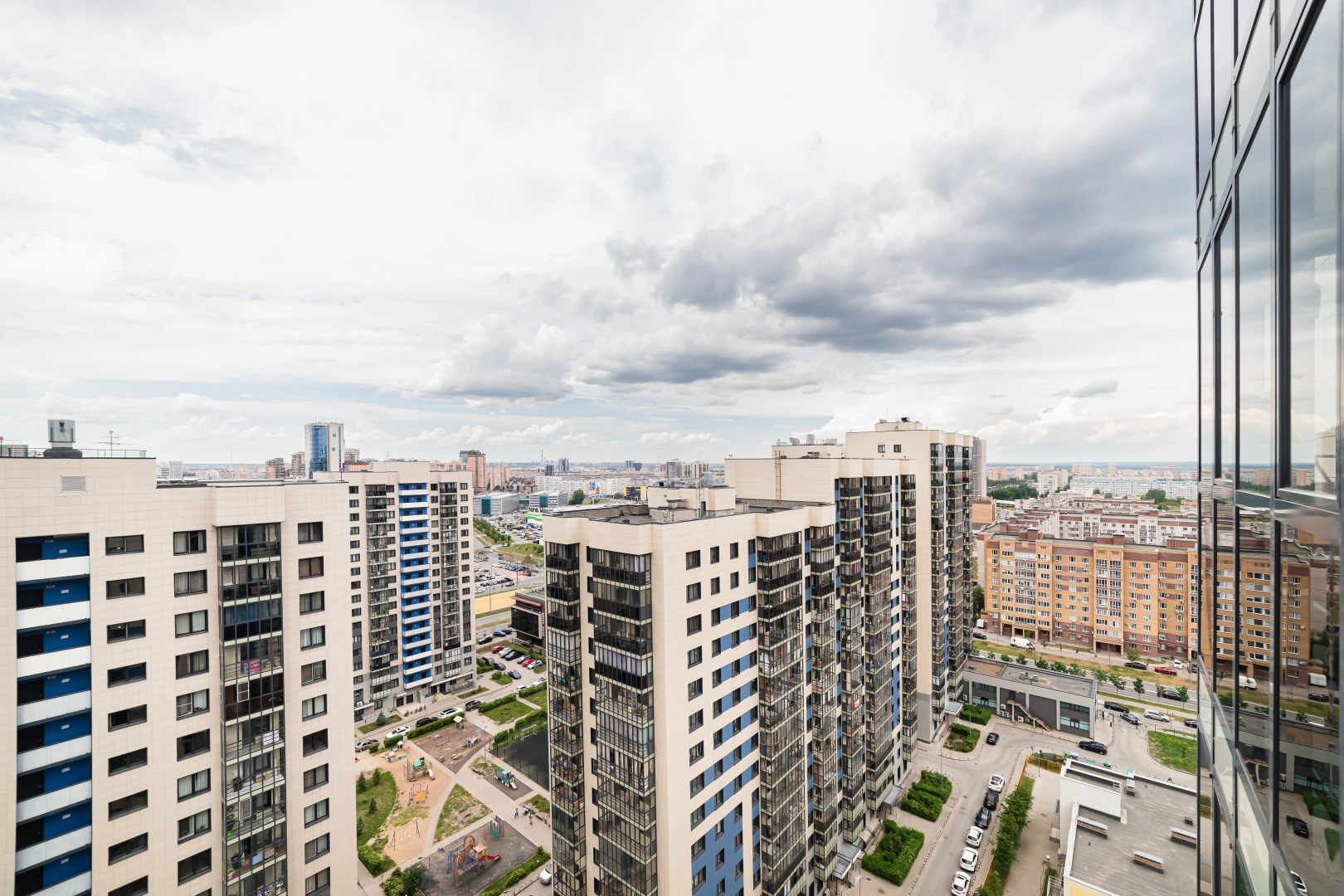 Квартира с Панорамным Видом с 19 Этажа у Аквапарка