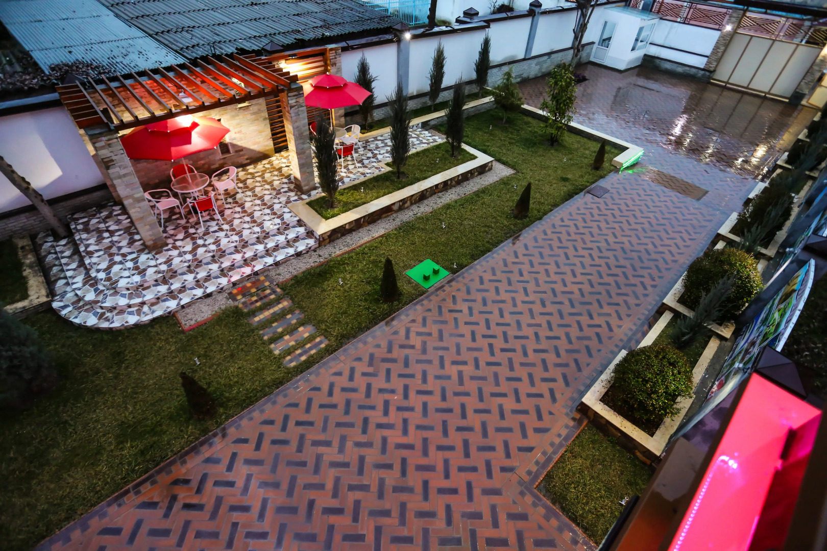 Отель Ромиш