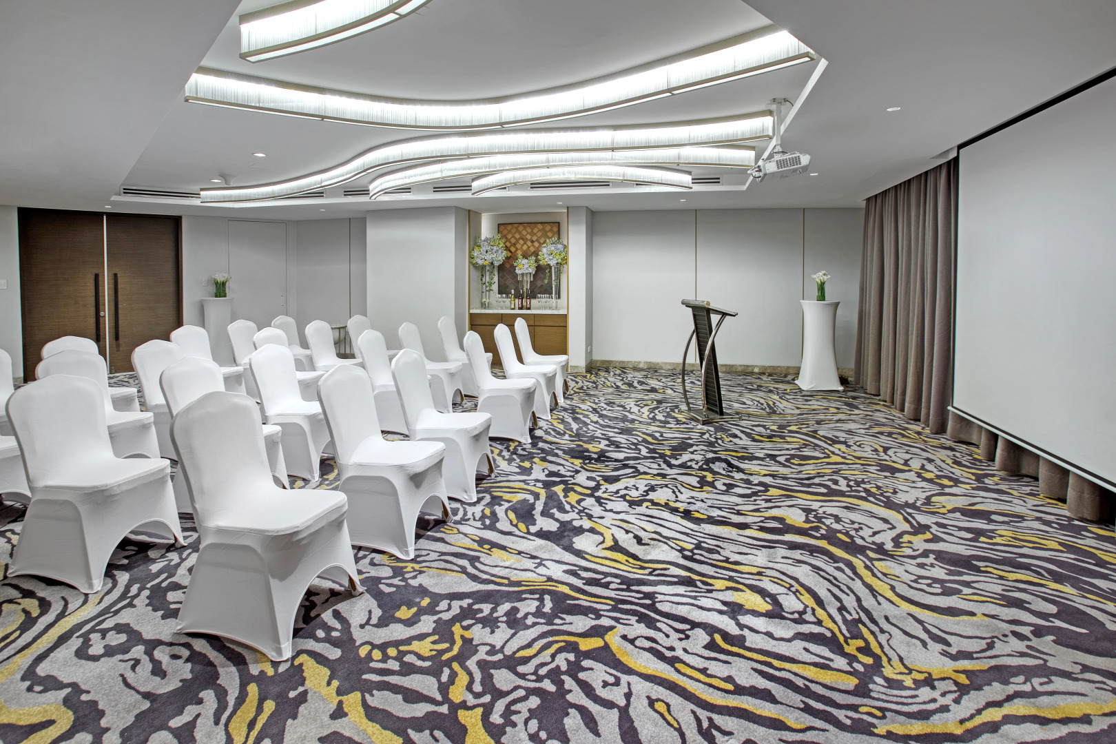 Отель Kingsford Hotel Manila