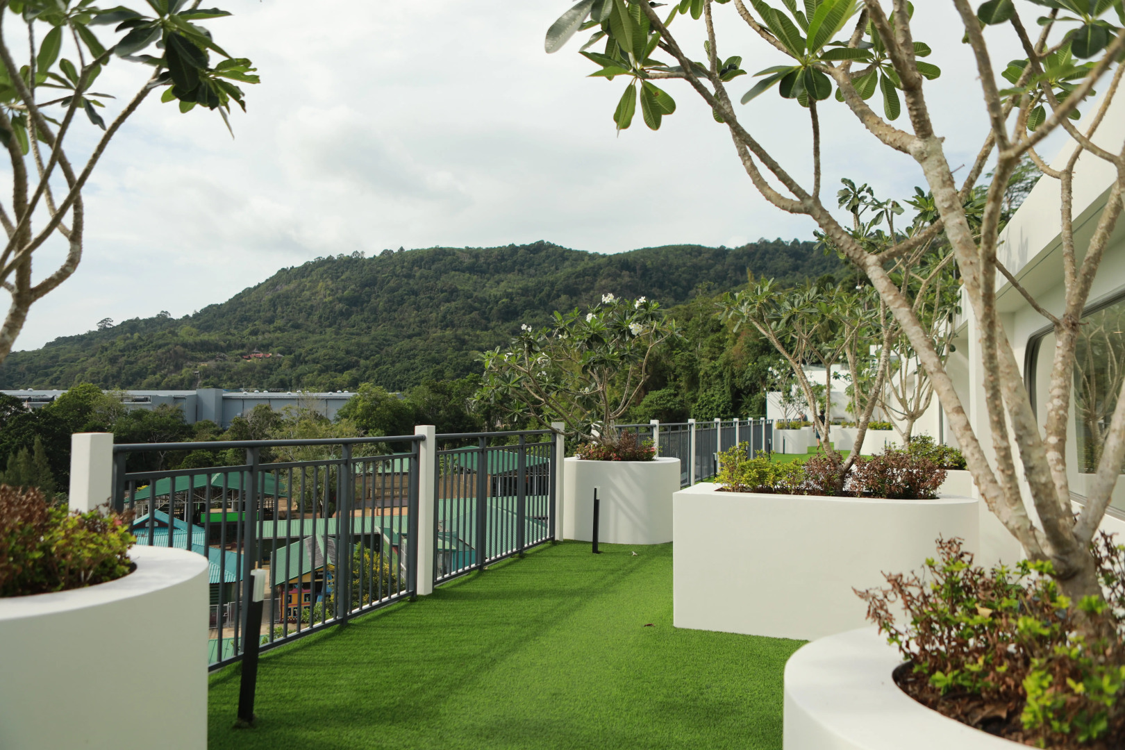 Квартира Новая с двумя спальнями  и бассейном  у моря пляж Камала