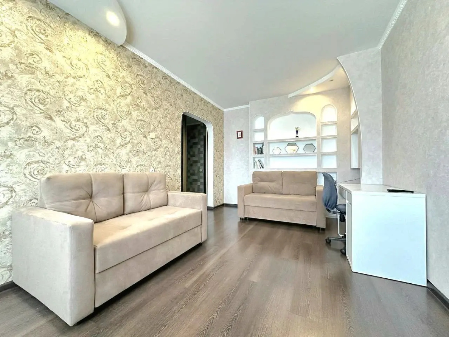 Квартира Двухкомнатная с балконом на Притомском