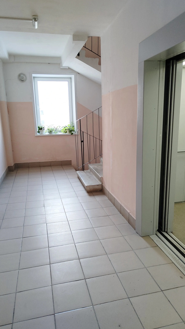 Квартира Новая Cовременная Cтудия с Видом на Рощу