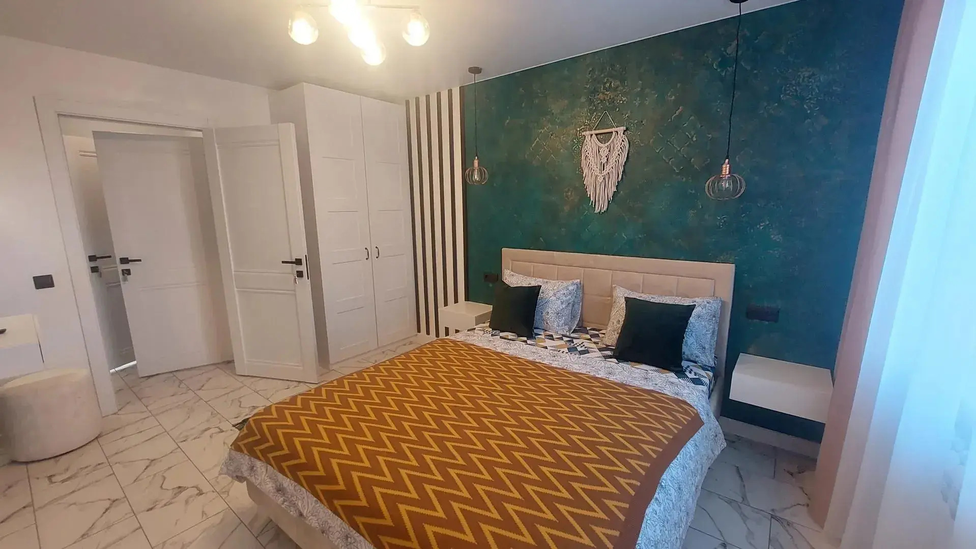 Квартира Трехкомнатная рядом с Кремлем