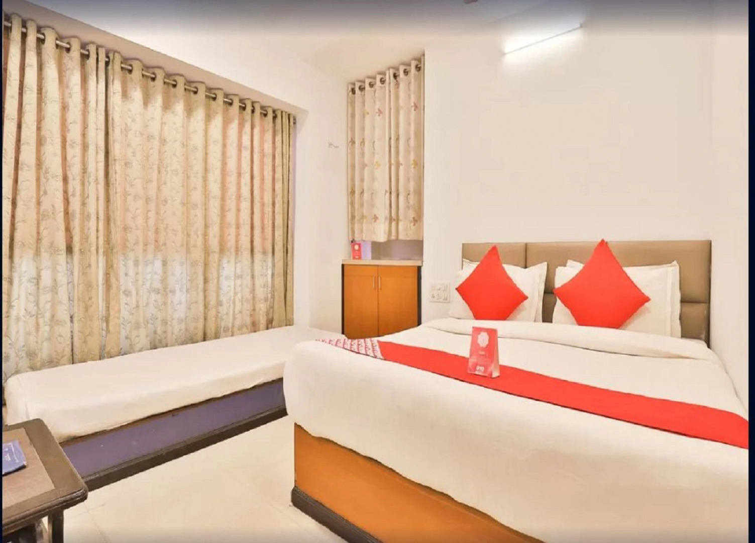 Отель Legend Inn