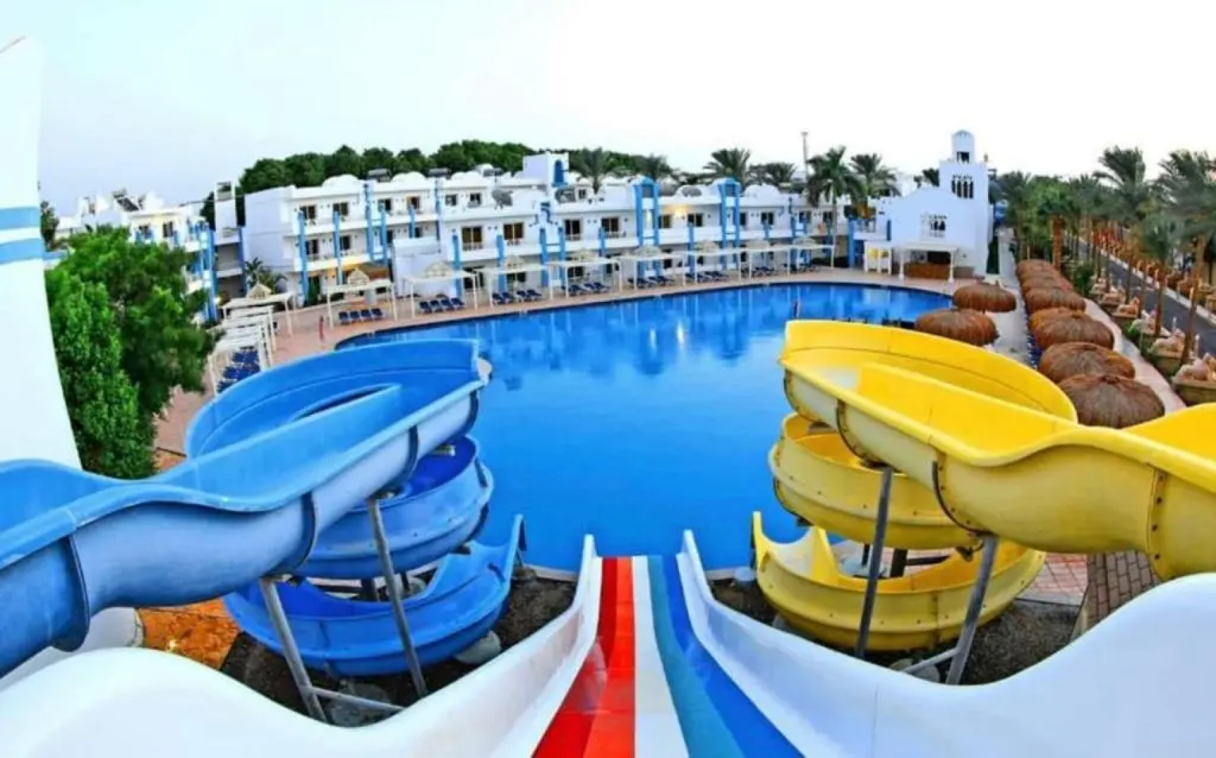 Hostgool Beach Chalets Mirage Bay Resort & Aqua Park