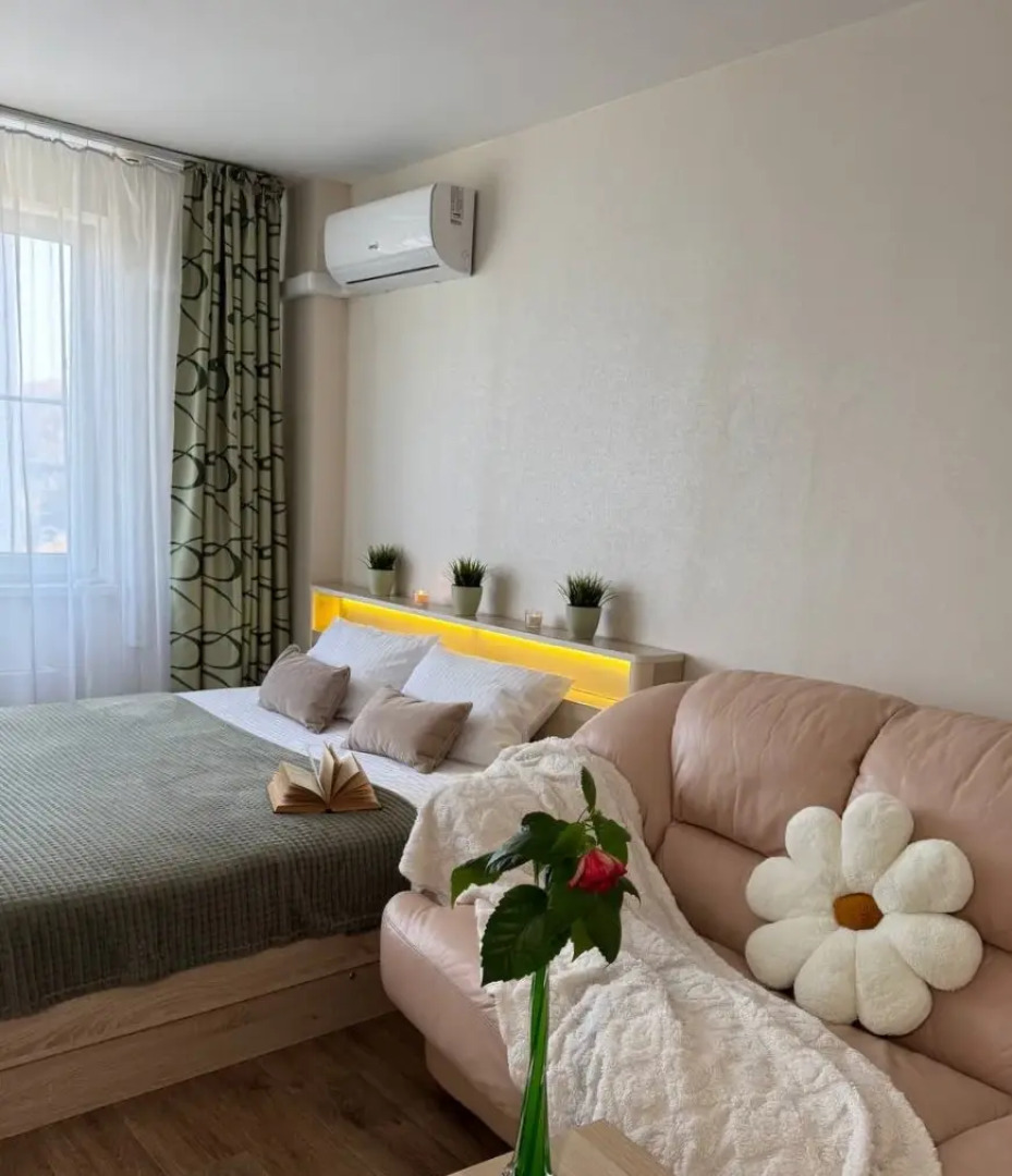 Квартира КвартРента НН с видом на Оку. Географический центр Н.Новгорода