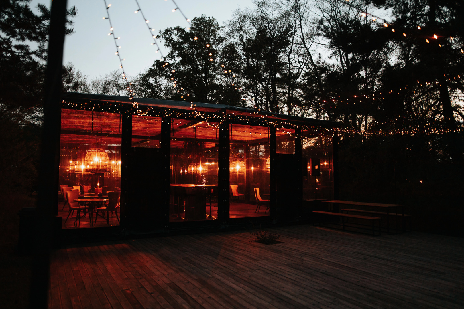 Поляна Глэмпинг, 1-я линия моря (12+)