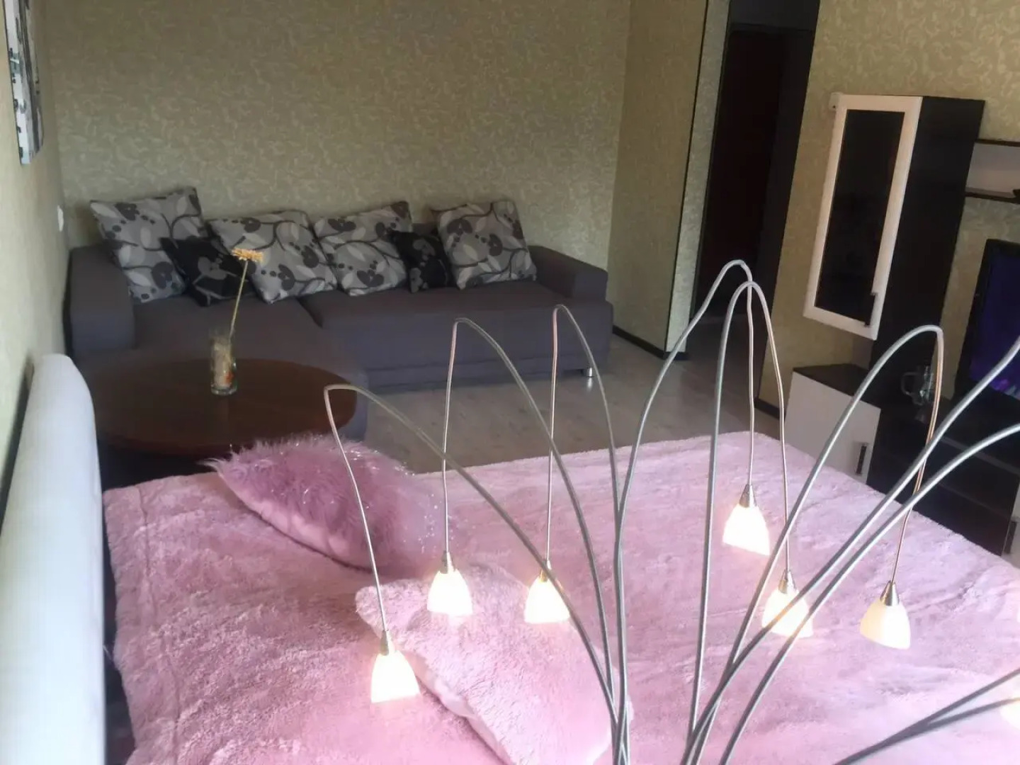 Апартаменты Однокомнатная на Иванникова в центре