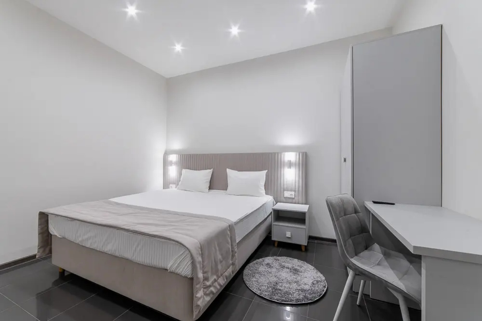 Апартаменты на Коммуны 2