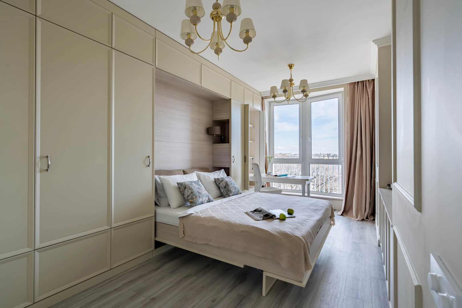 Апартаменты Четырехкомнатные YOUR APART с видом на домик Петра 1 и Неву