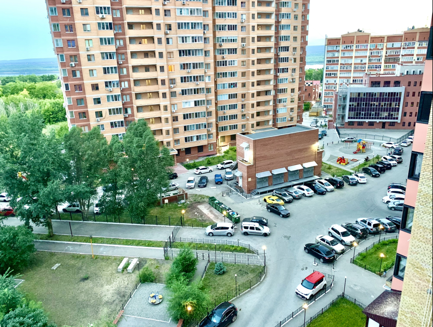 Уютные Апартаменты в ЖК Современник Нa 9 этаже (рядом с МТЛ-Арена)