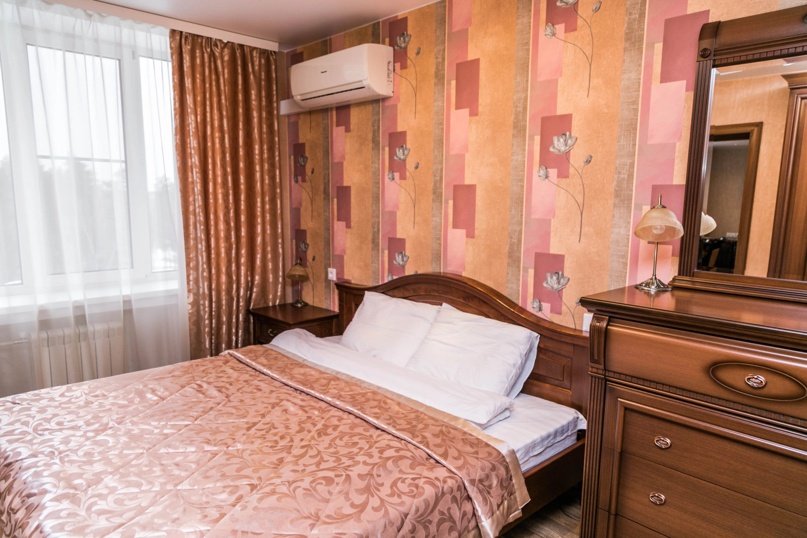 Отель Золотая Долина