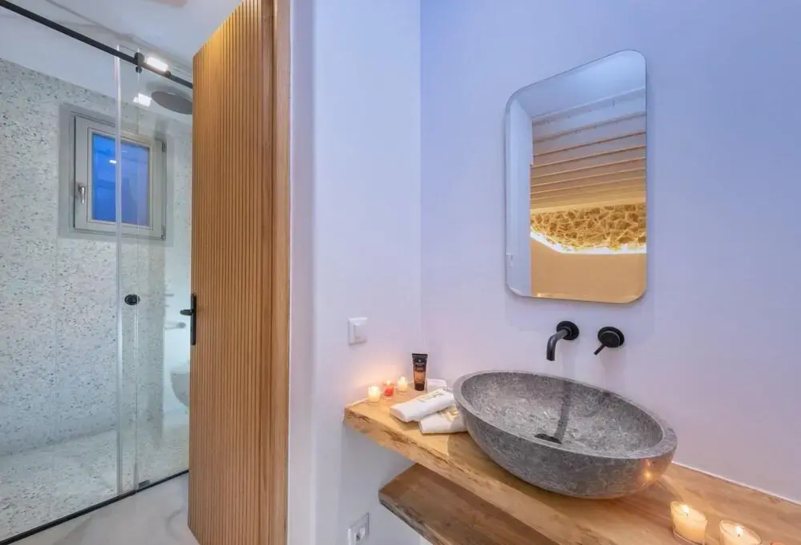 Отель Legendary Suites