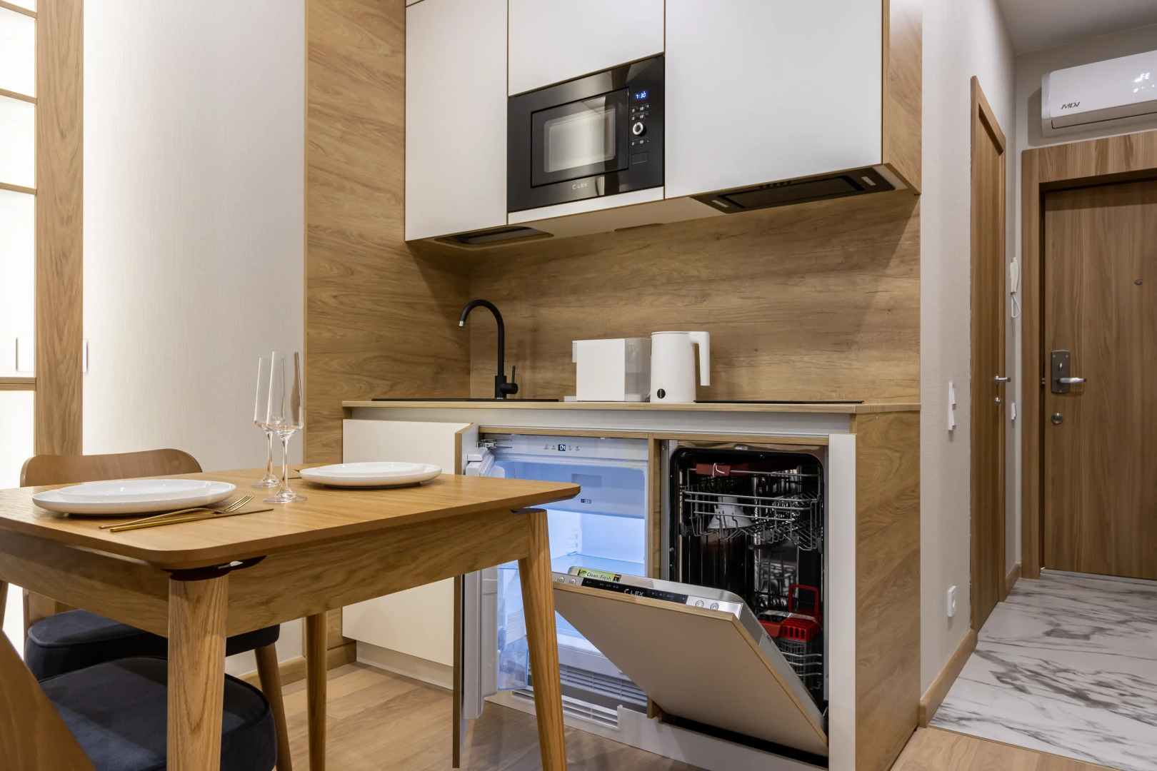 Апартаменты студия 112