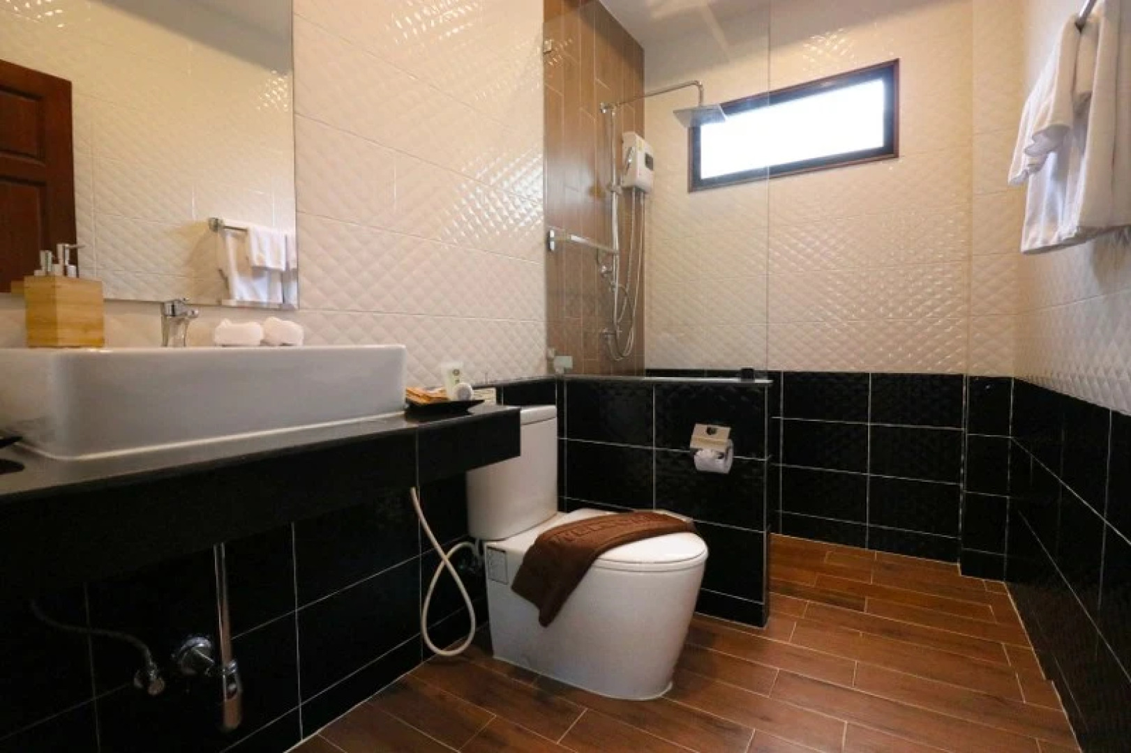 Отель The Scene Cliff View Villas