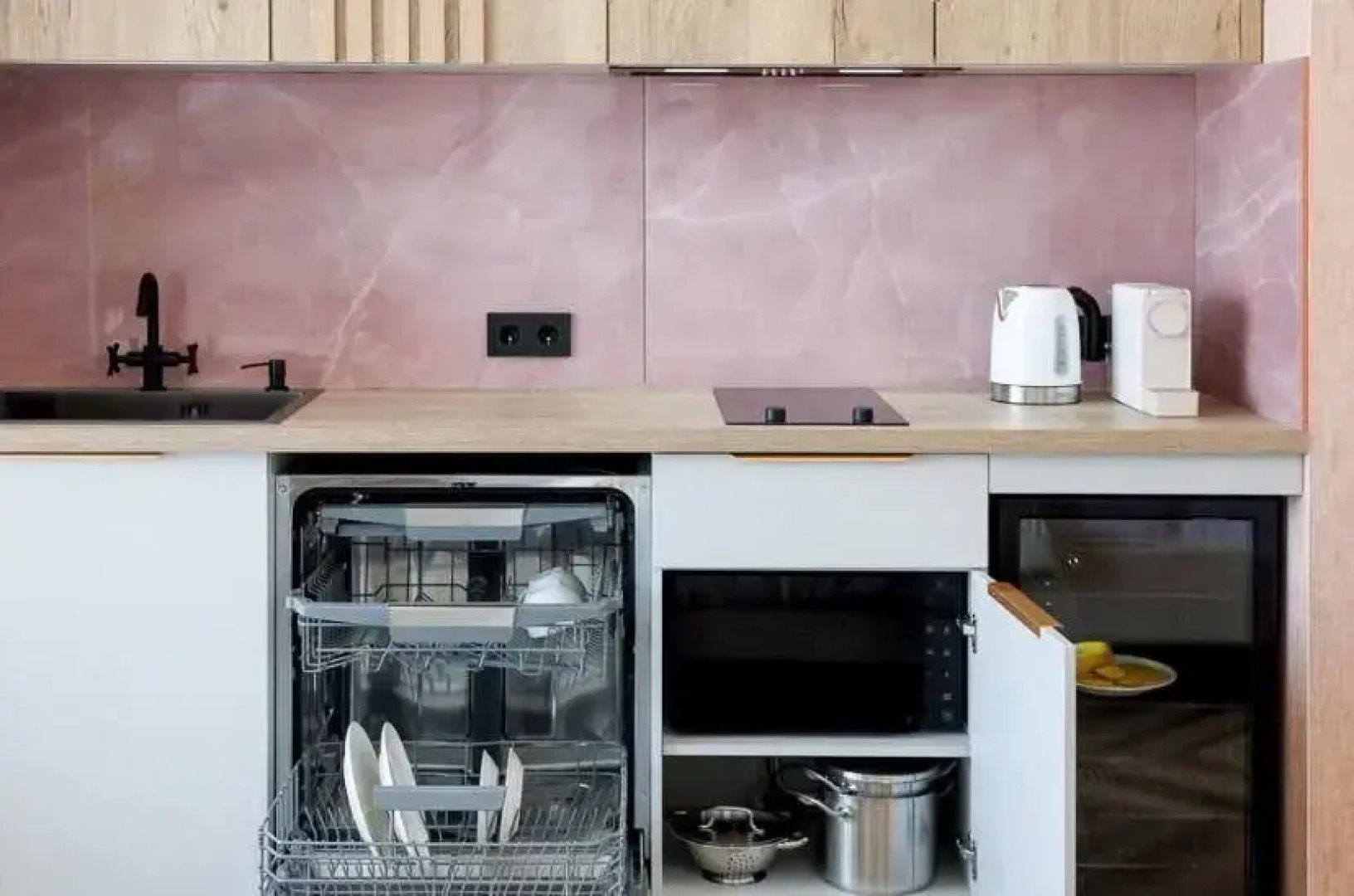 Апартаменты More View - с залипательным видом на реку | Rasco Home