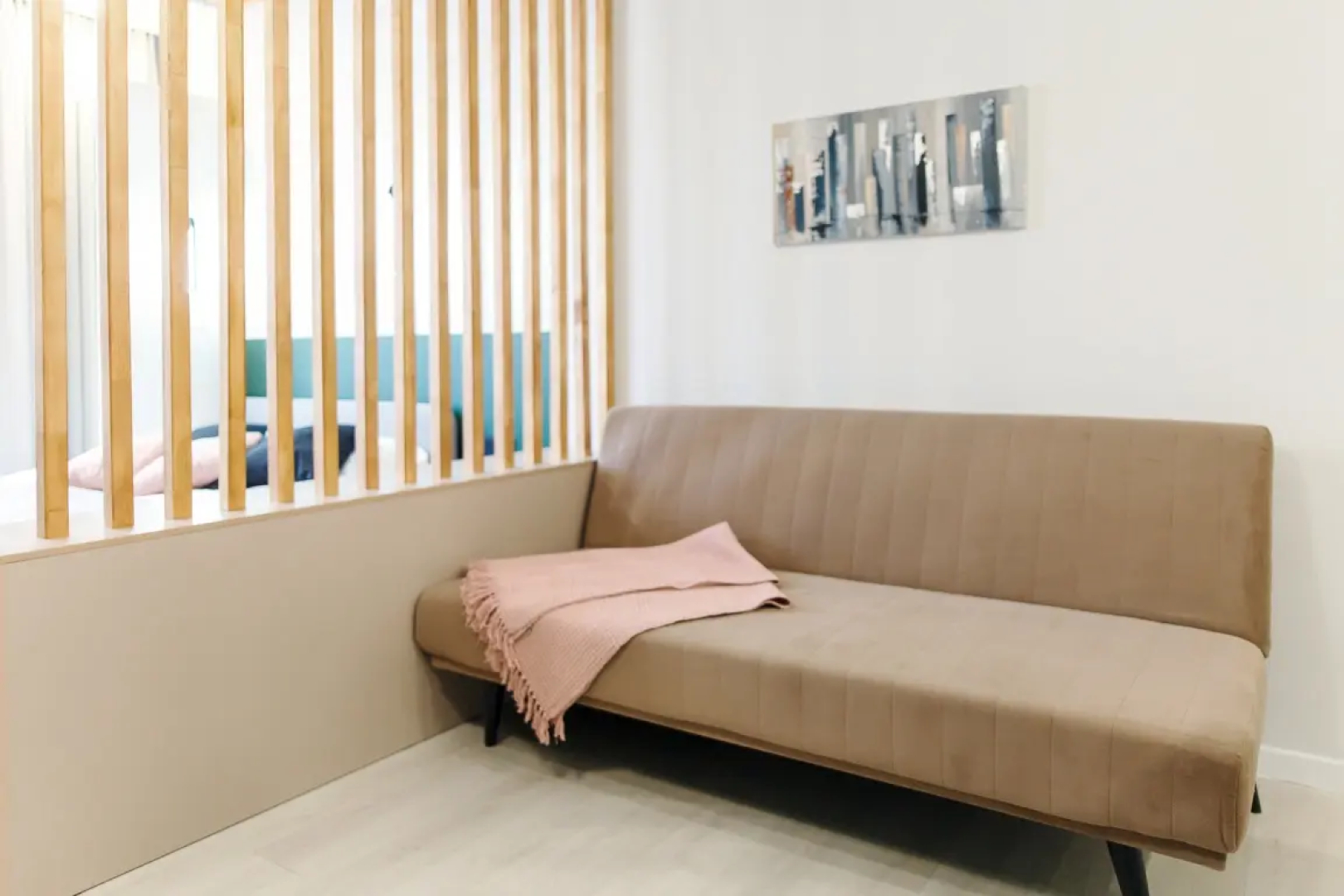 Апартаменты Улучшенные с Кроватью и Диваном в Историческом Центре 37м