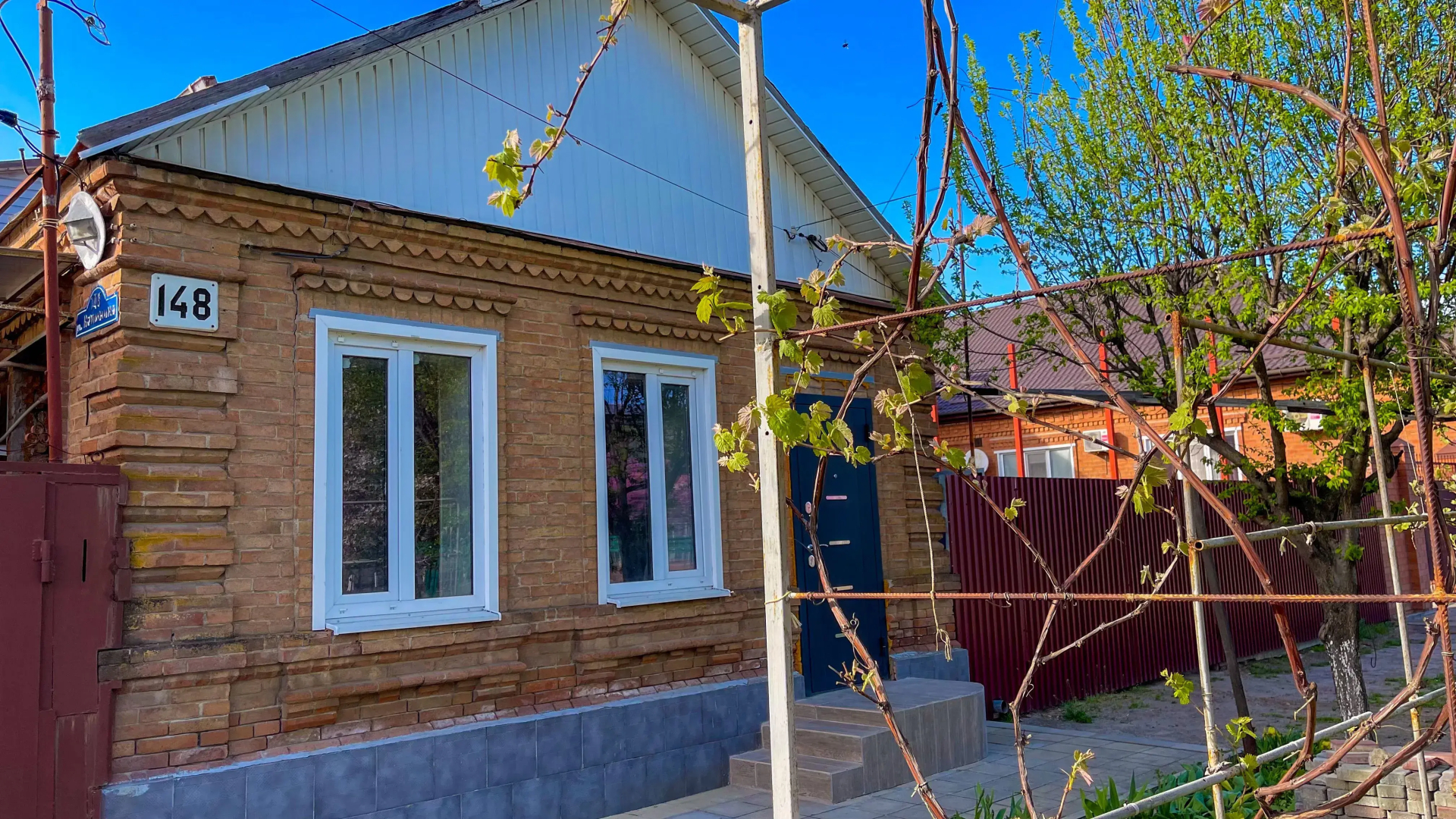 Апартаменты с отдельным входом и парковкой