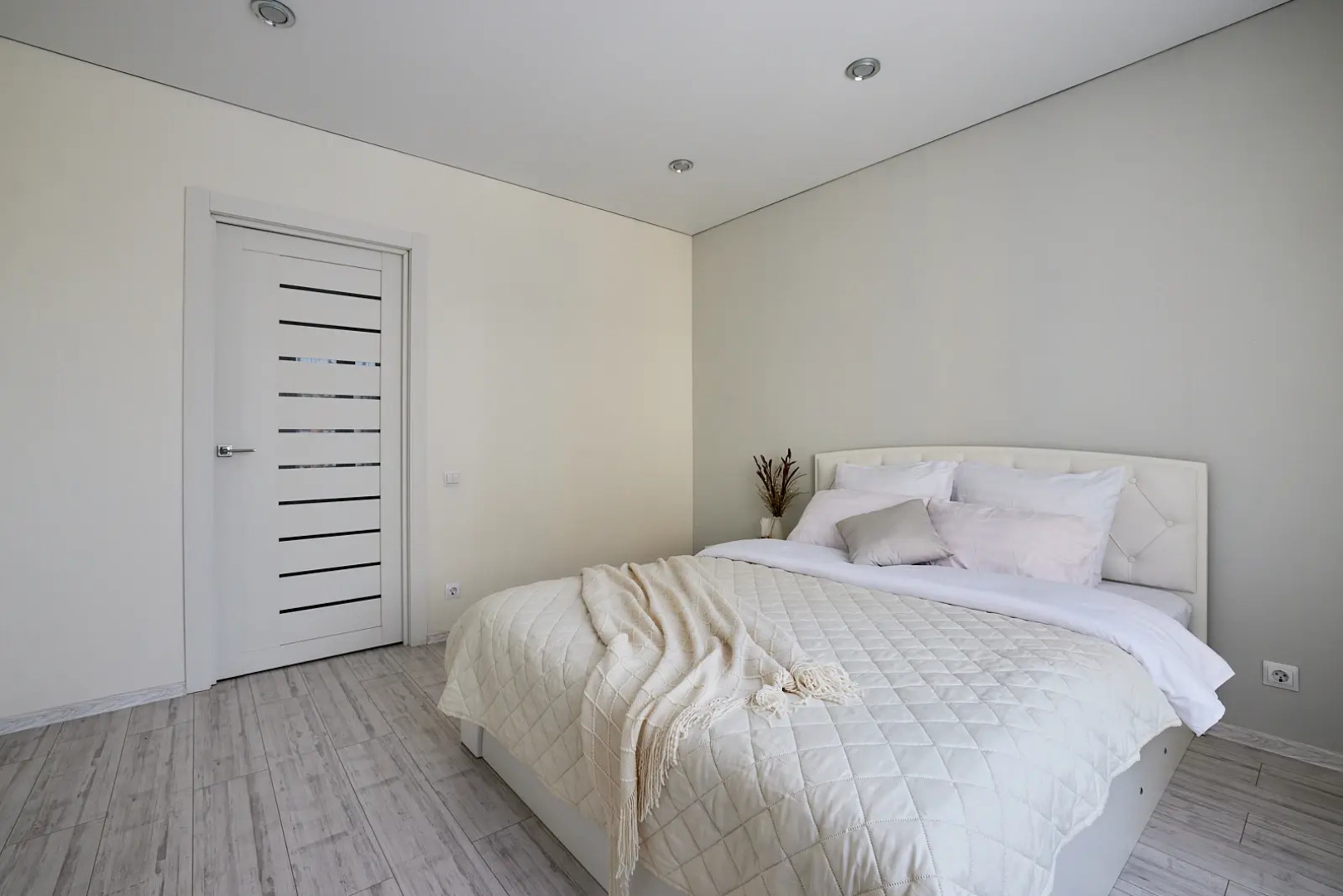 Апартаменты 2-х комнатные около Меги