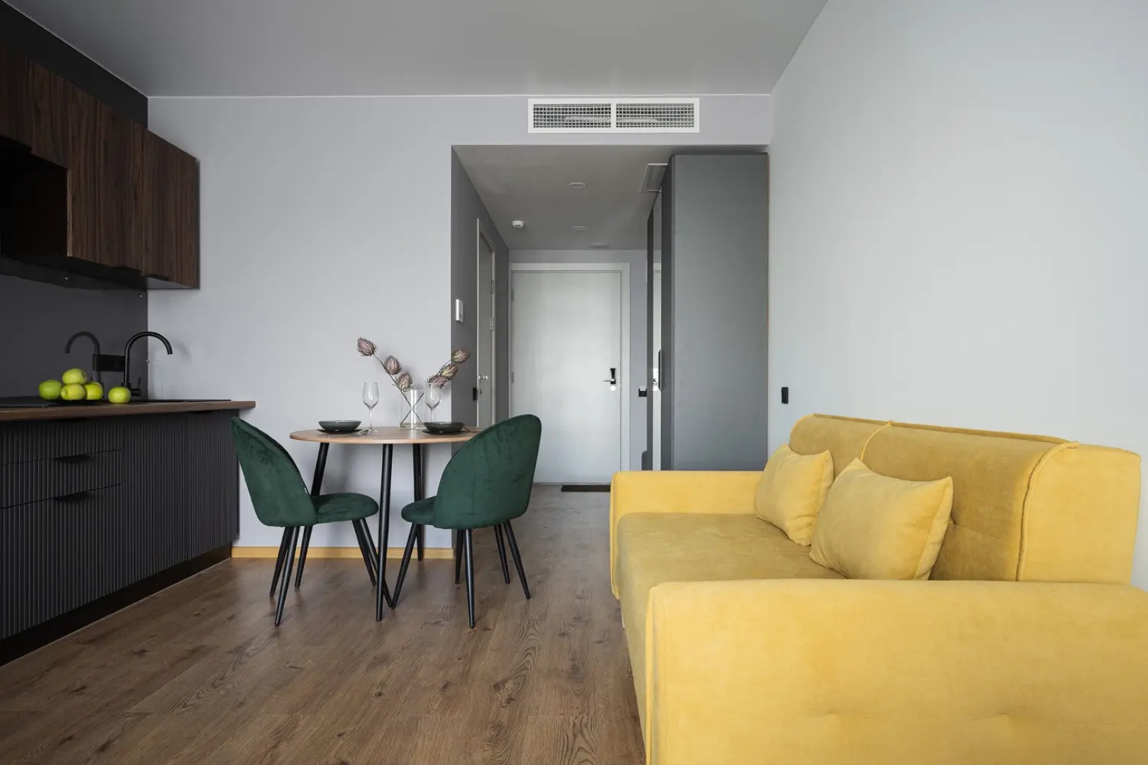 Апартаменты Стильная Студия в Центре Рядом с Метро