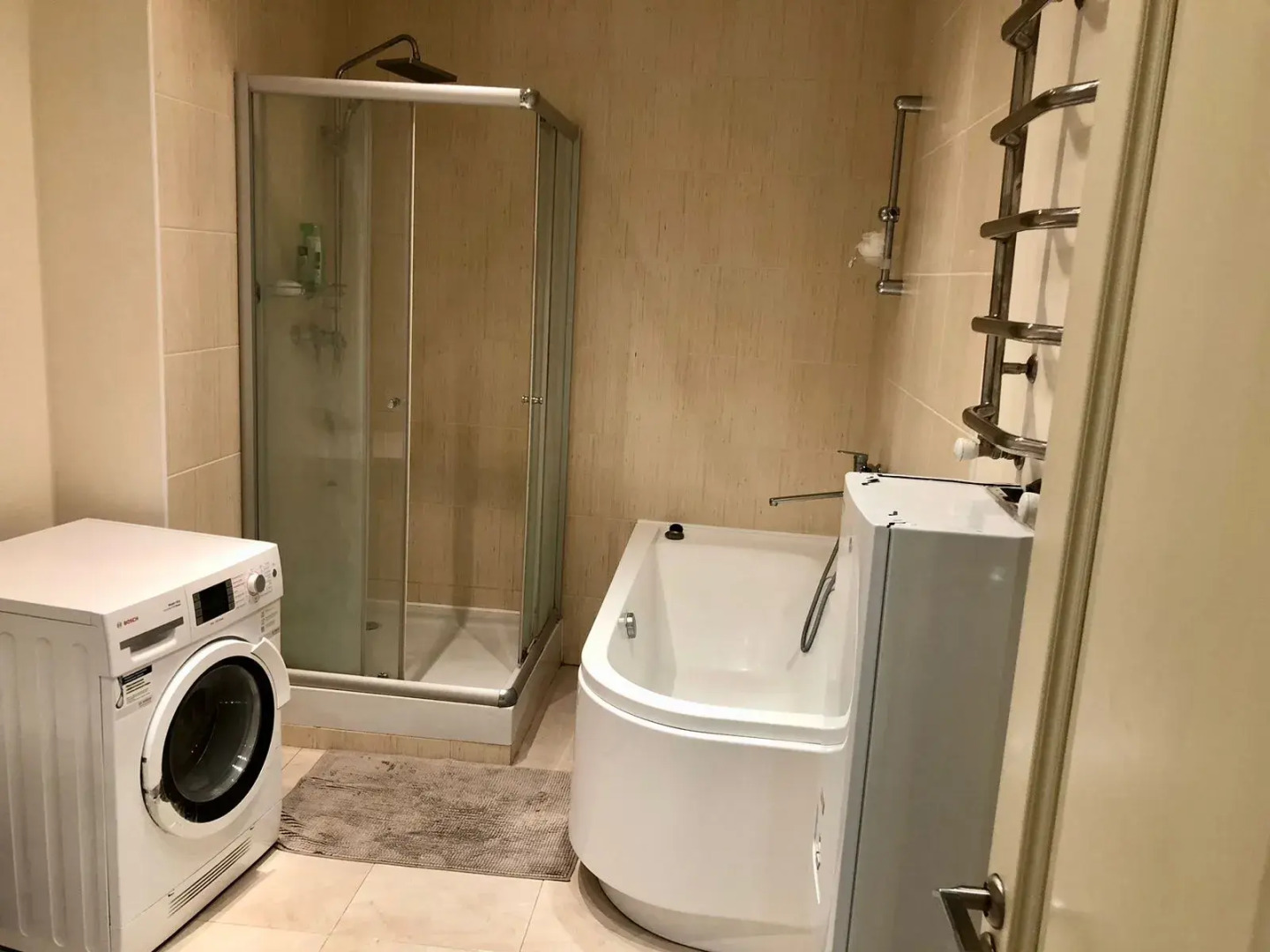 Апартаменты в центре с видом на Севастопольскую бухту