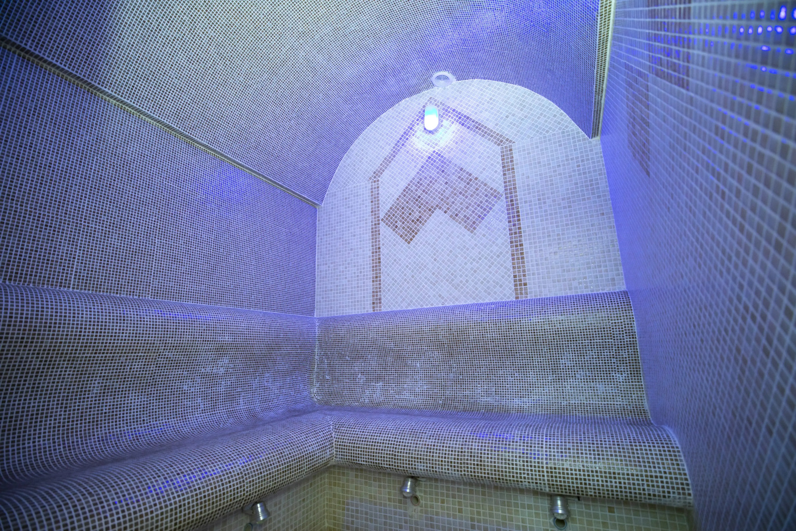 Отель DENDI PLAZA