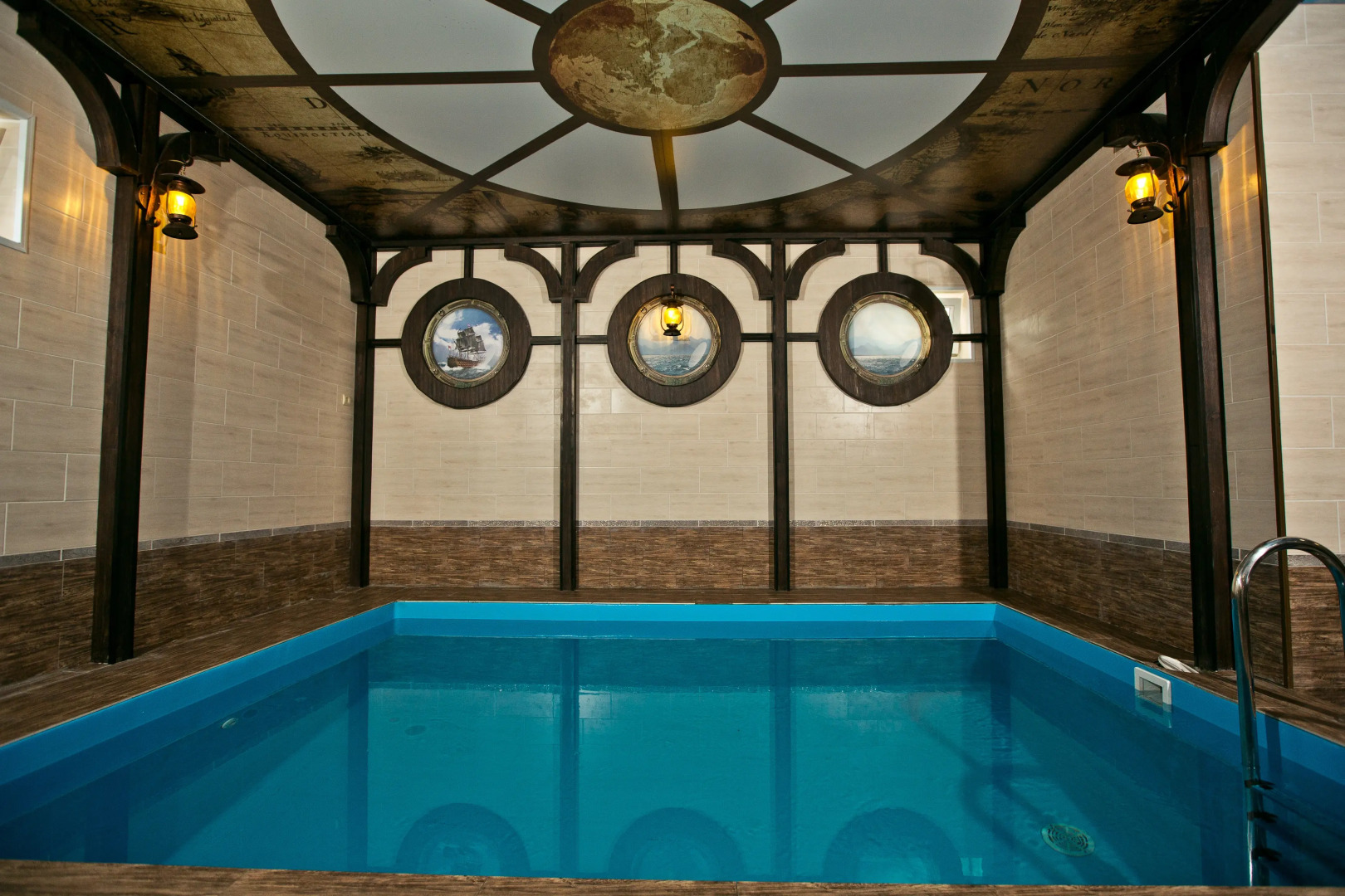 Отель Альбатрос