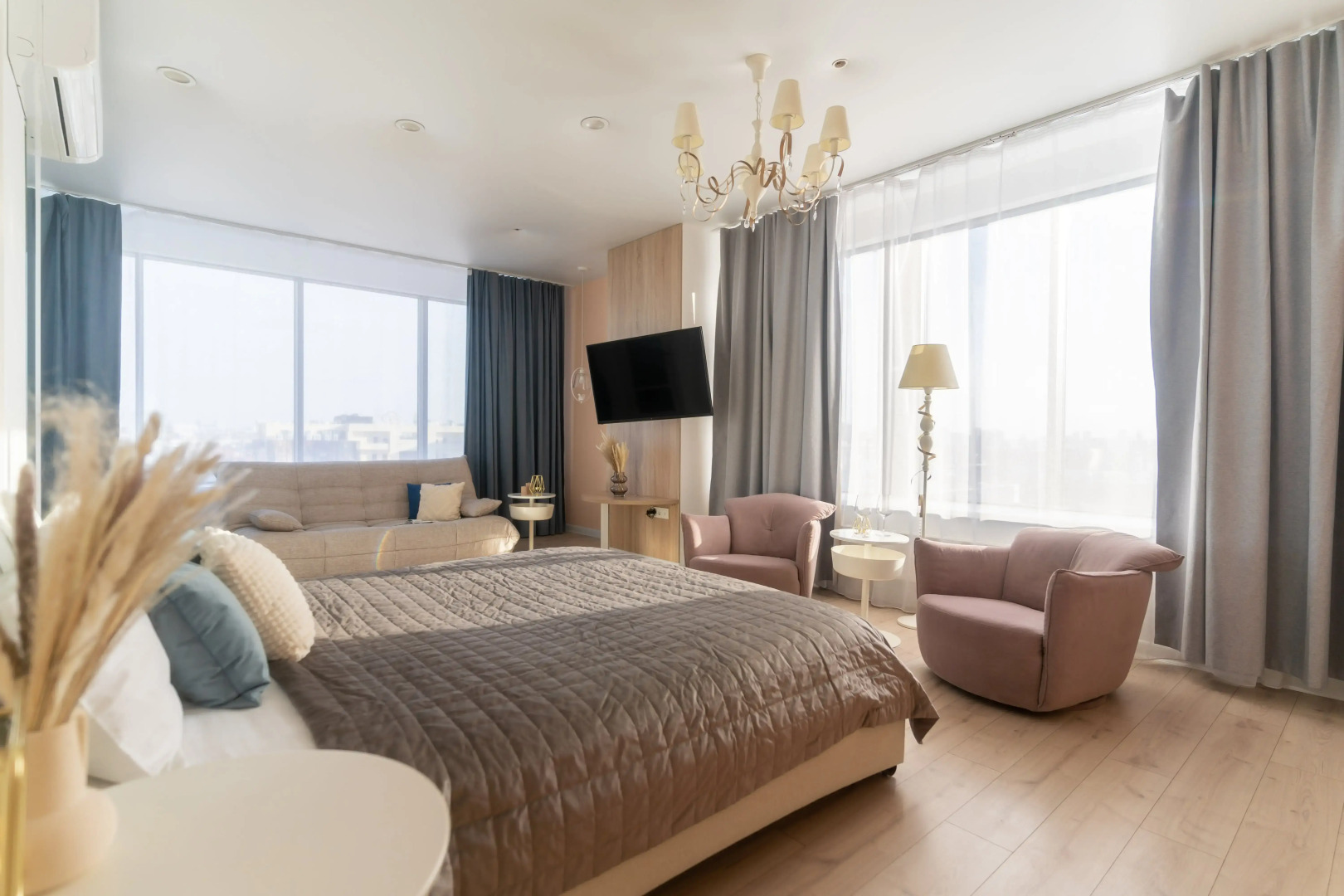 14 Апартаменты RADIUS Малышева 42А (11)