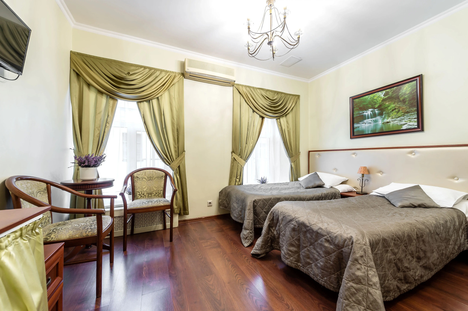 Отель Времена Года