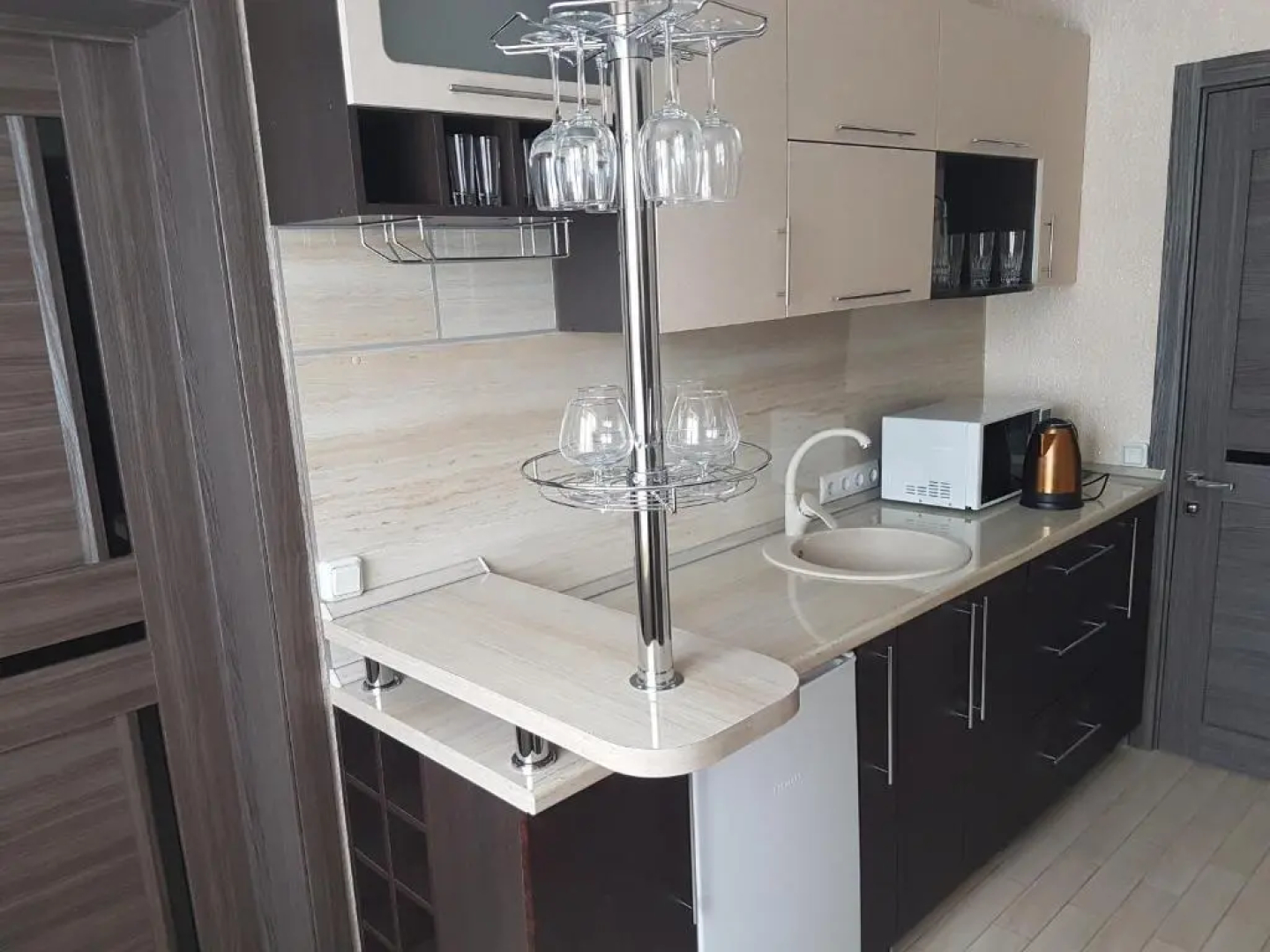 Отель Людмила