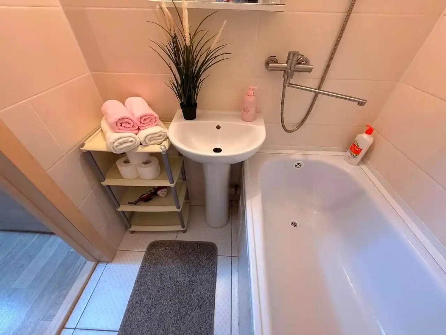 Квартира GoldApart Академика Макеева 20