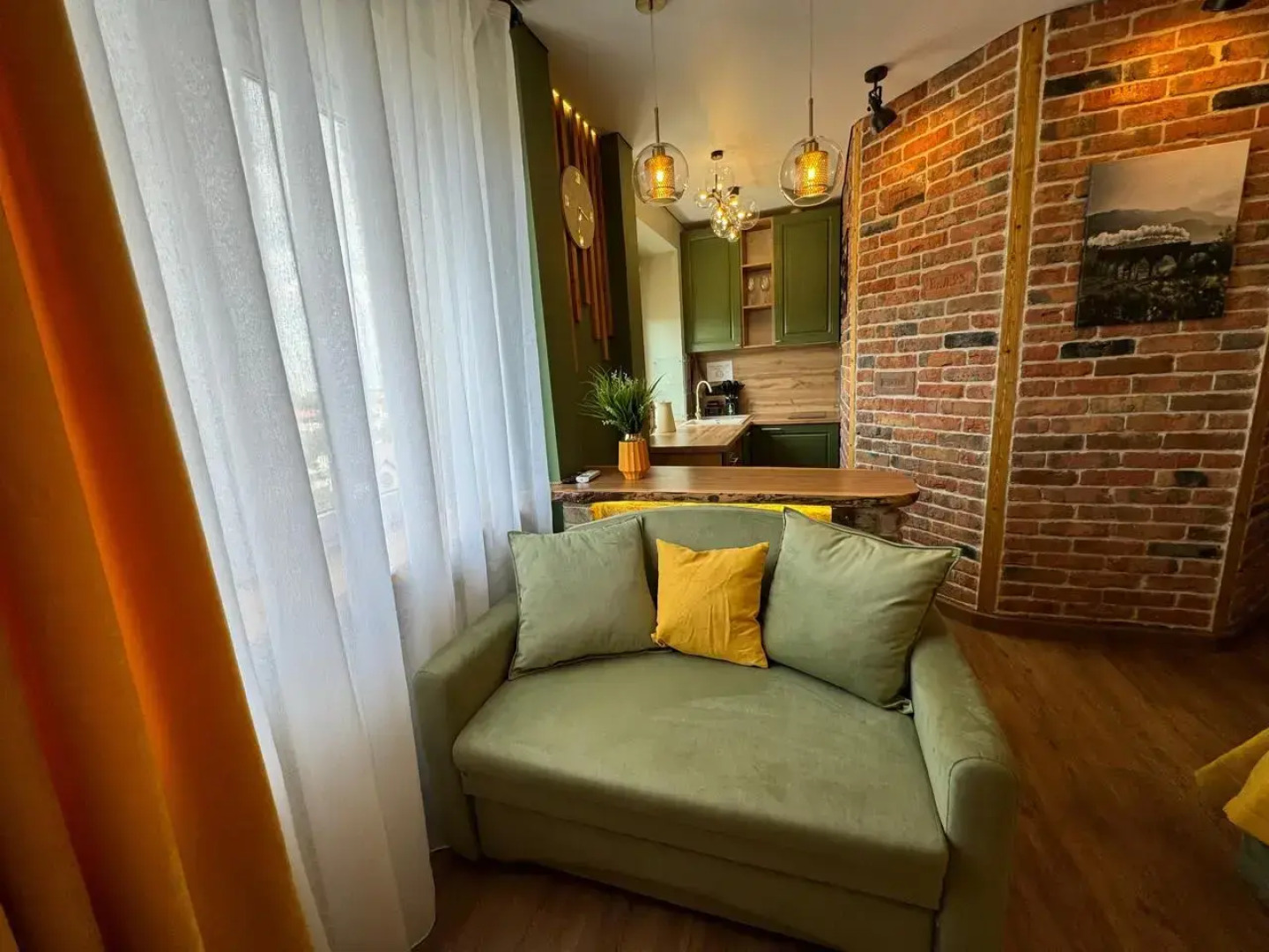 Апартаменты Авторские в комплексе с сезонным бассейном