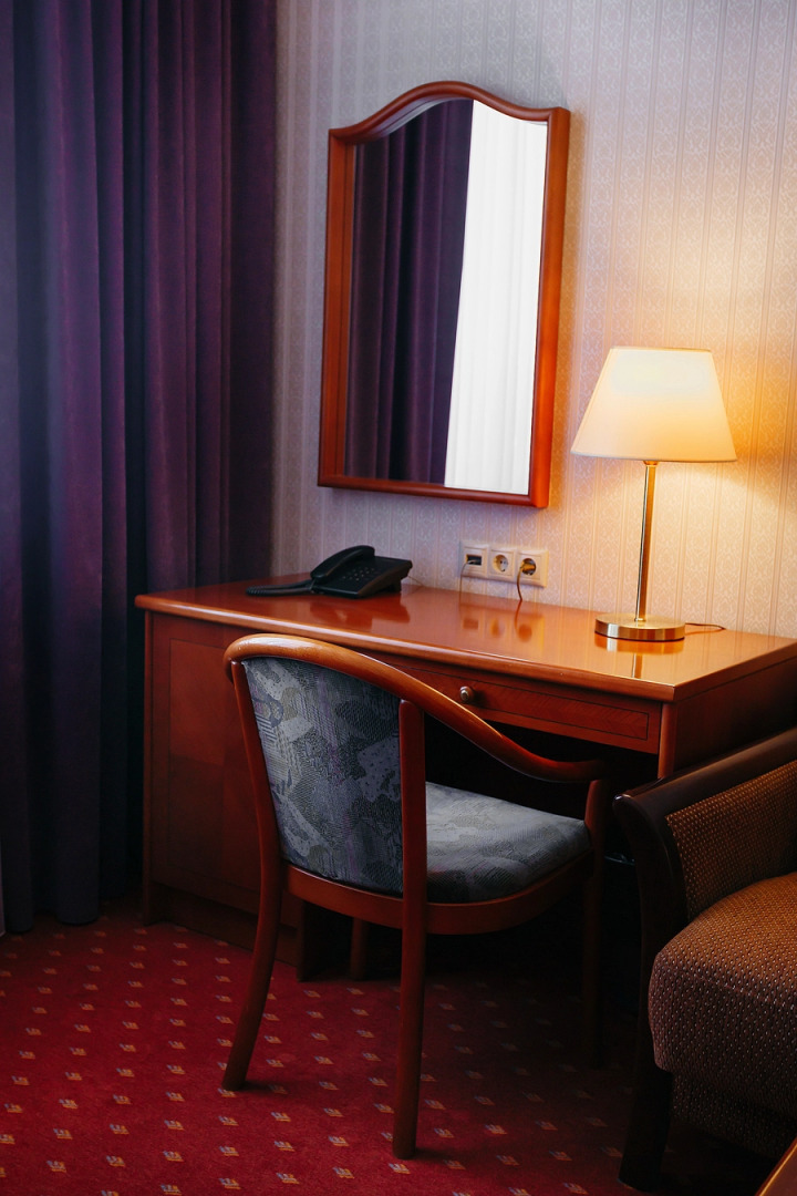 Бизнес-отель Нефтяник на Толстого