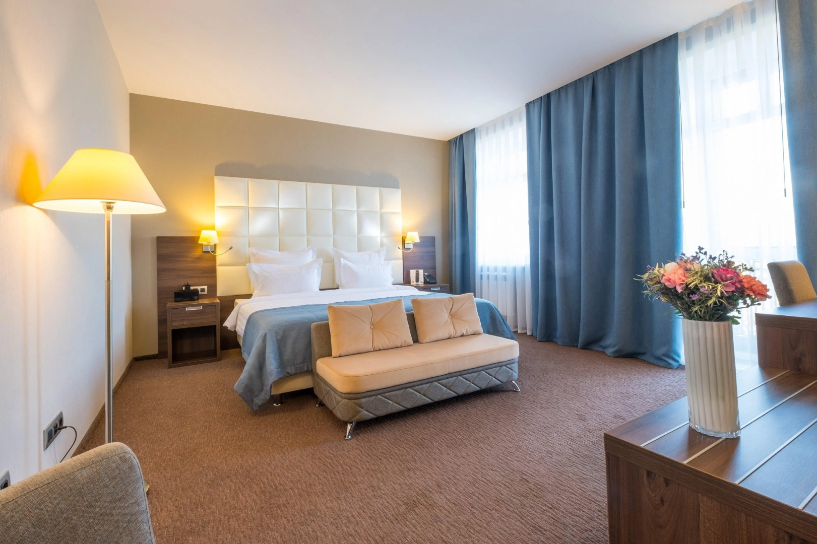 Отель Томь Ривер Плаза