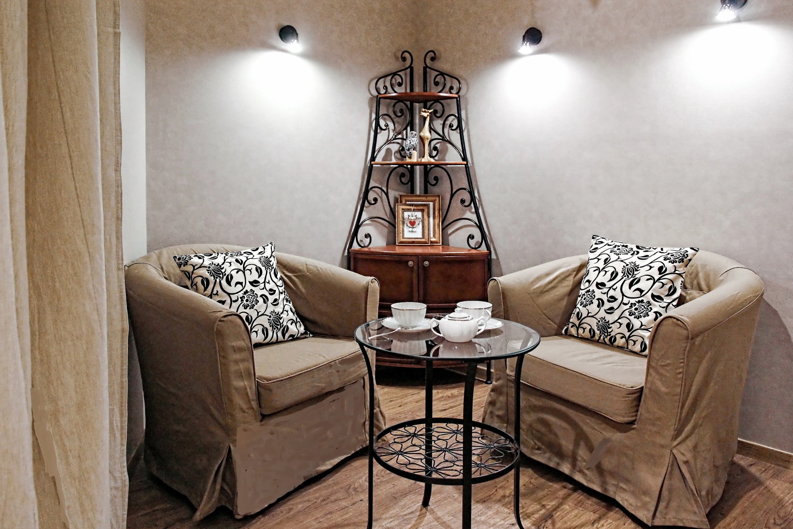 Отель Адрес