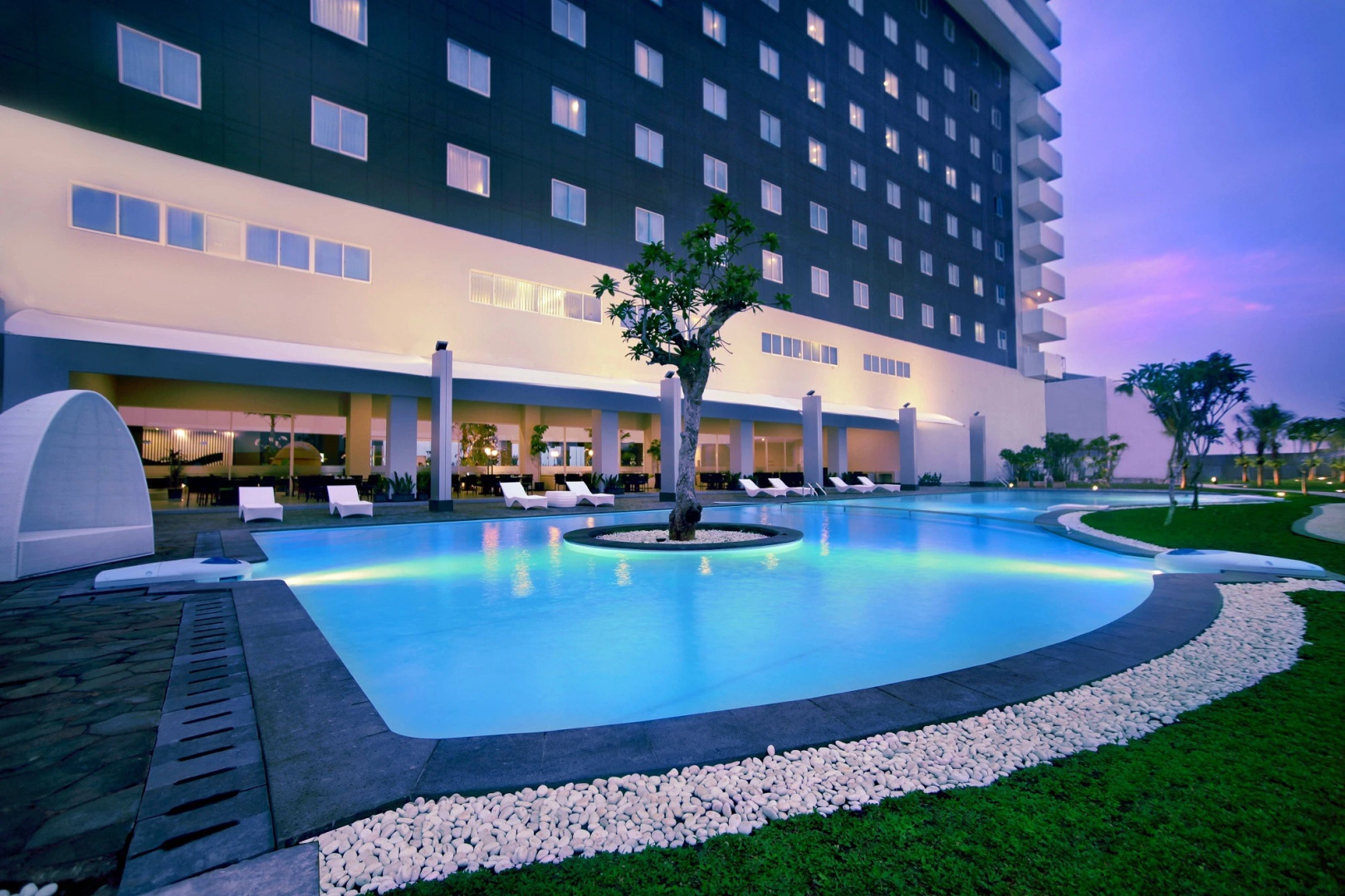 Отель Aston Cirebon Hotel & Convention Center