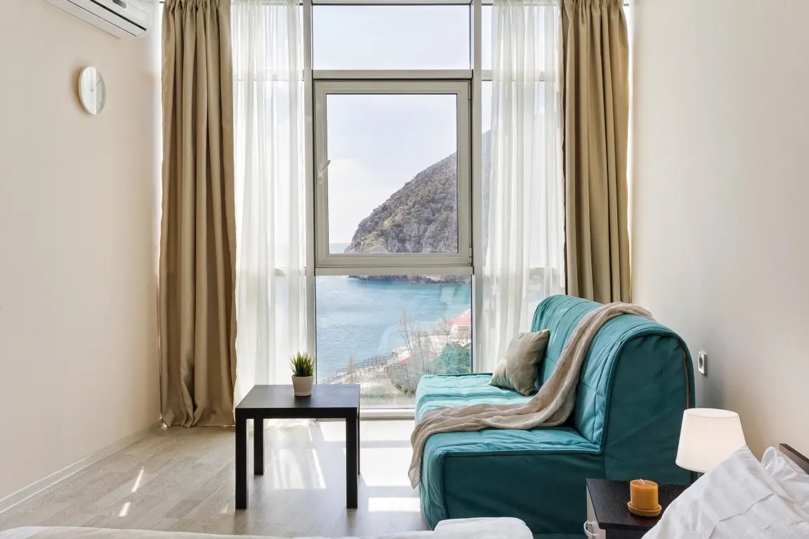 Апартаменты у Моря под Облаками 2