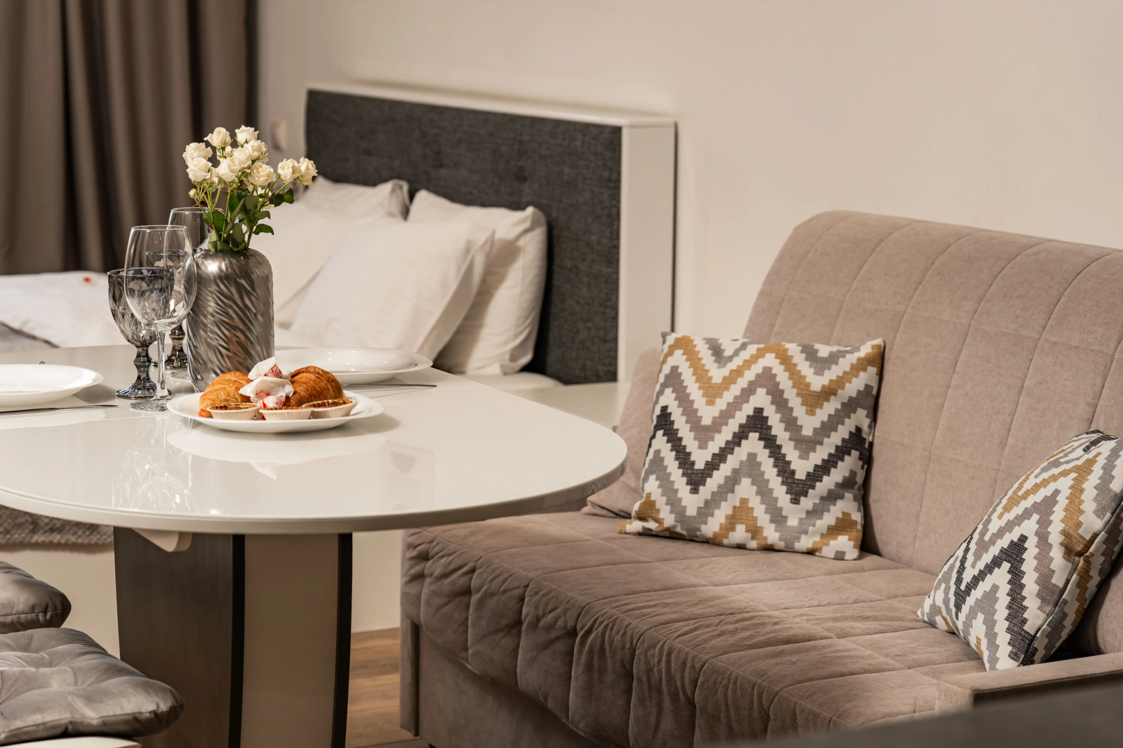 Апартаменты SKY INN Color Grey