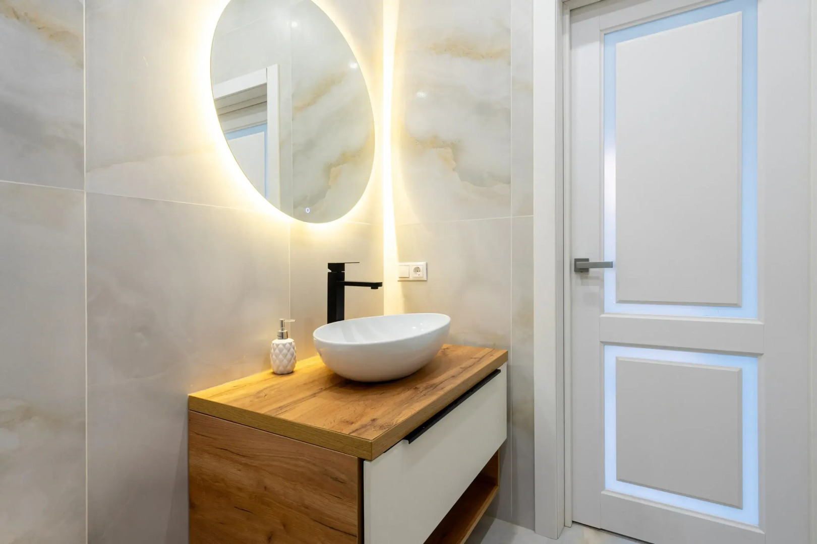 Апартаменты Orange Apart На Первой Линии с Бассейном