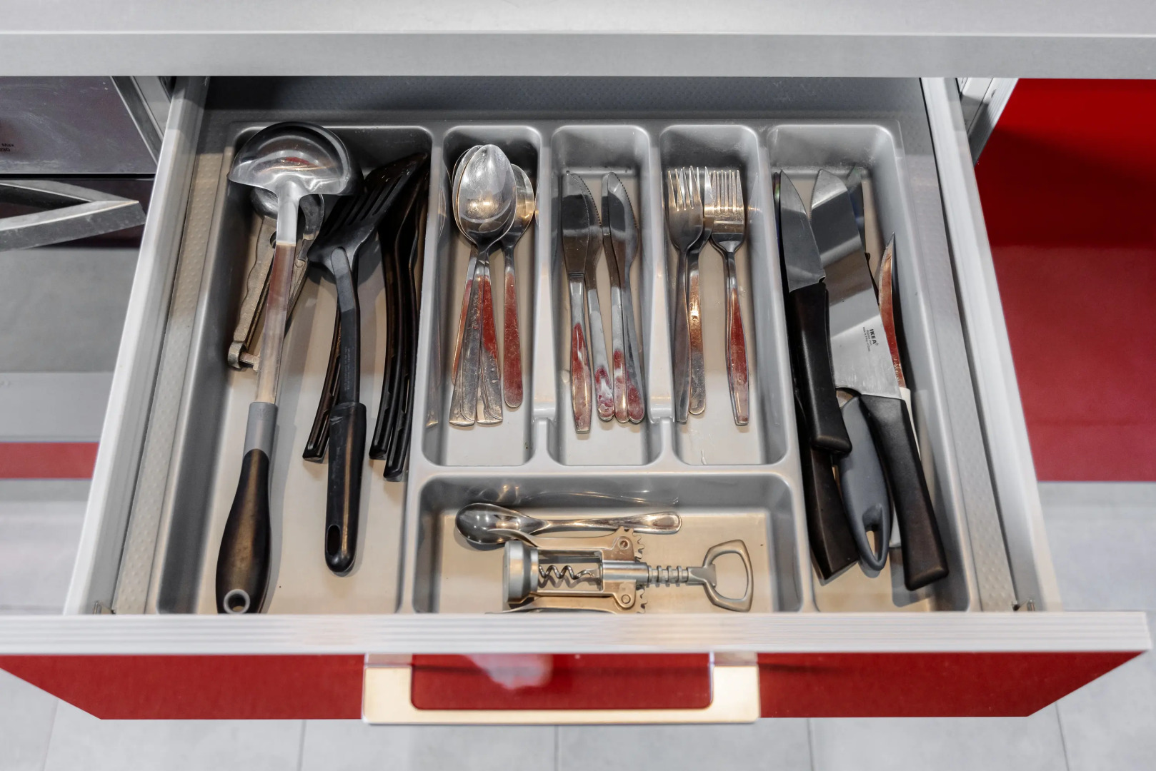 Апартаменты в Центре На 1 Линии с Видом на Крейсер Михаил Кутузов Море и Форумную Площадь от LetoAрart