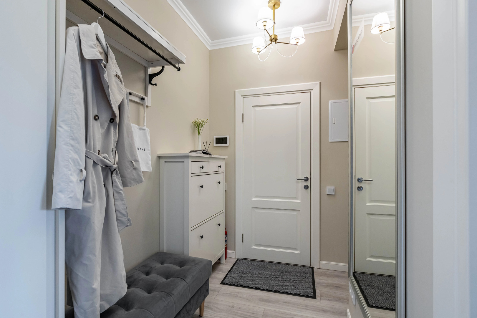 Апартаменты Четырехкомнатные YOUR APART с видом на домик Петра 1 и Неву