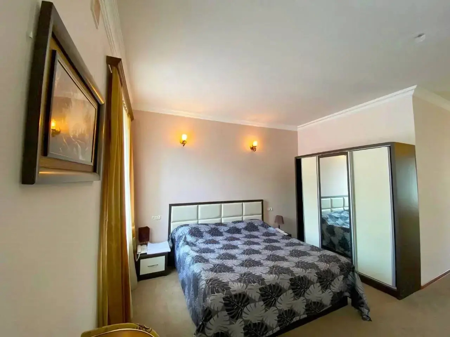 Hotel Mina